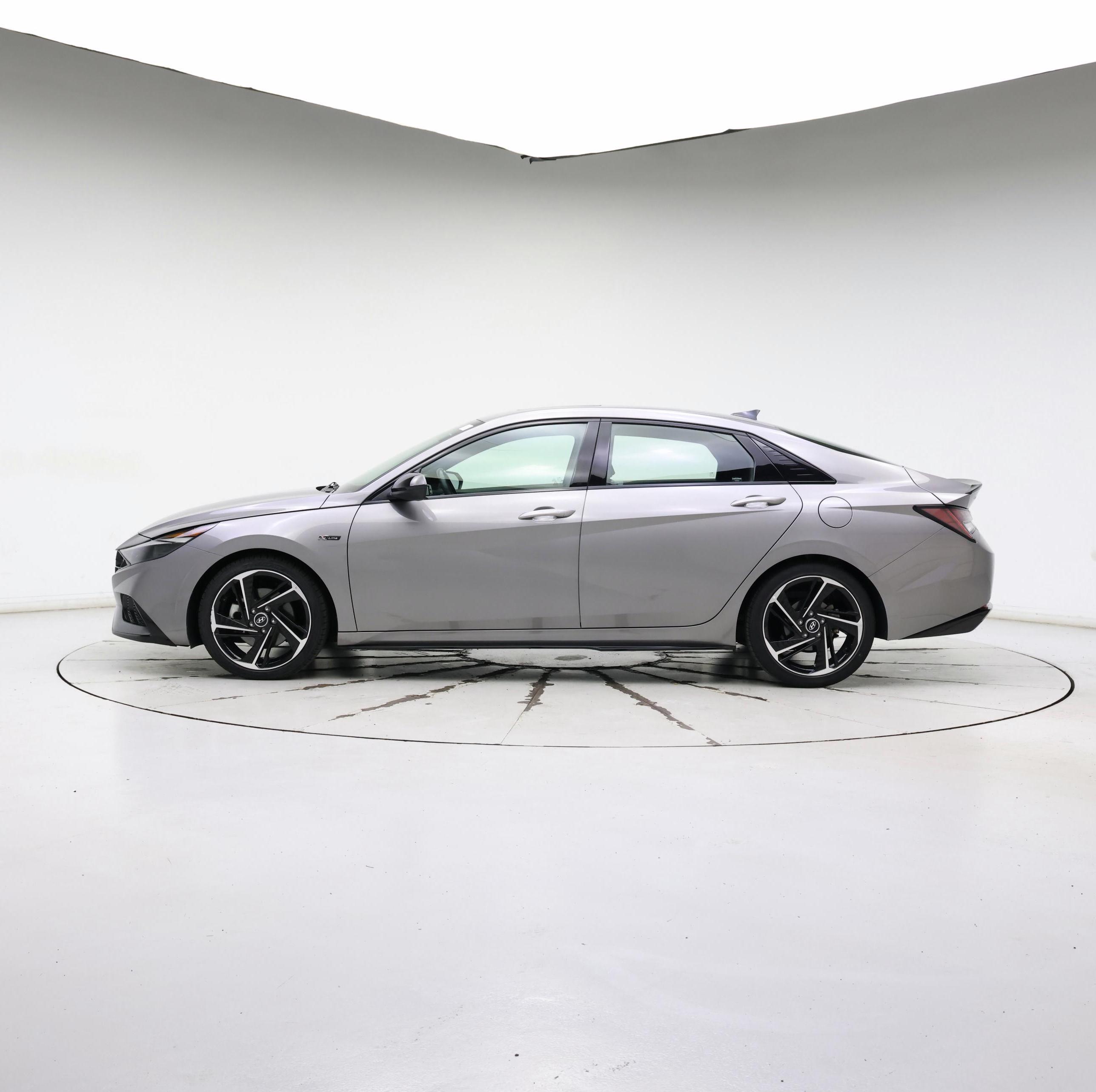 Thumbnail: 2022 Hyundai Elantra - 3