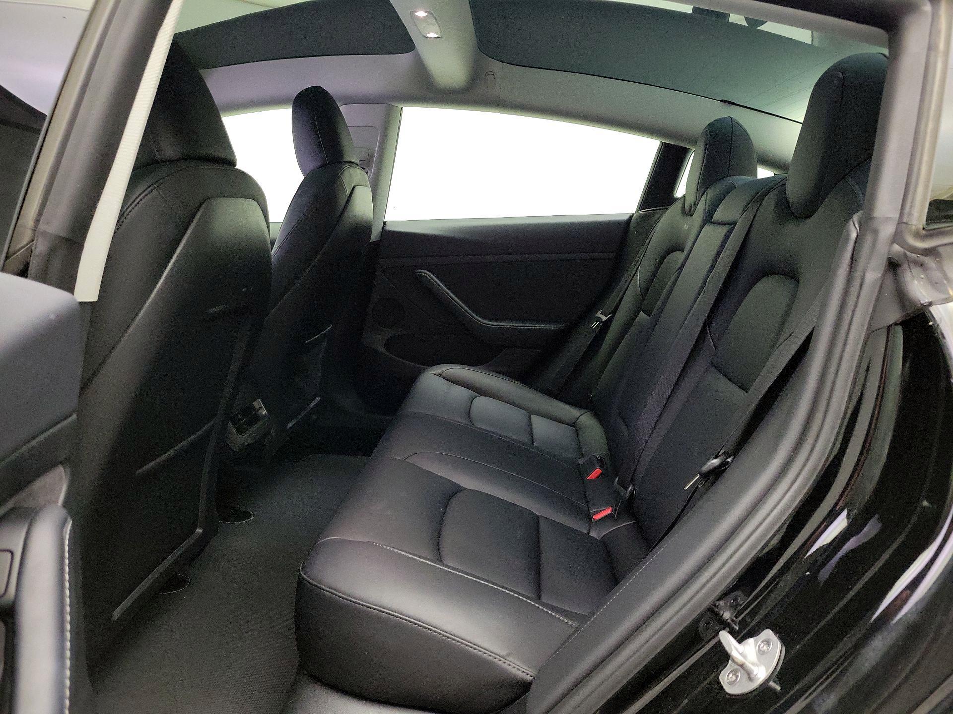 Thumbnail: 2023 Tesla Model 3 - 19