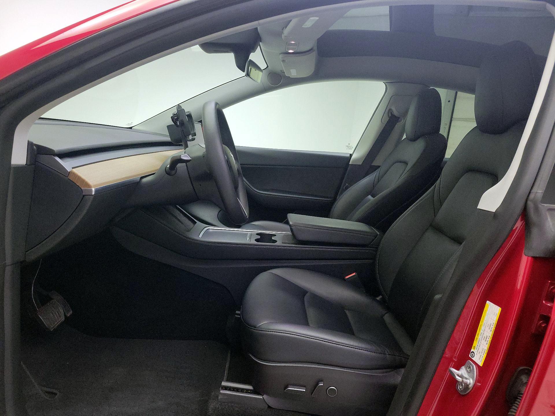 Thumbnail: 2022 Tesla Model Y - 17