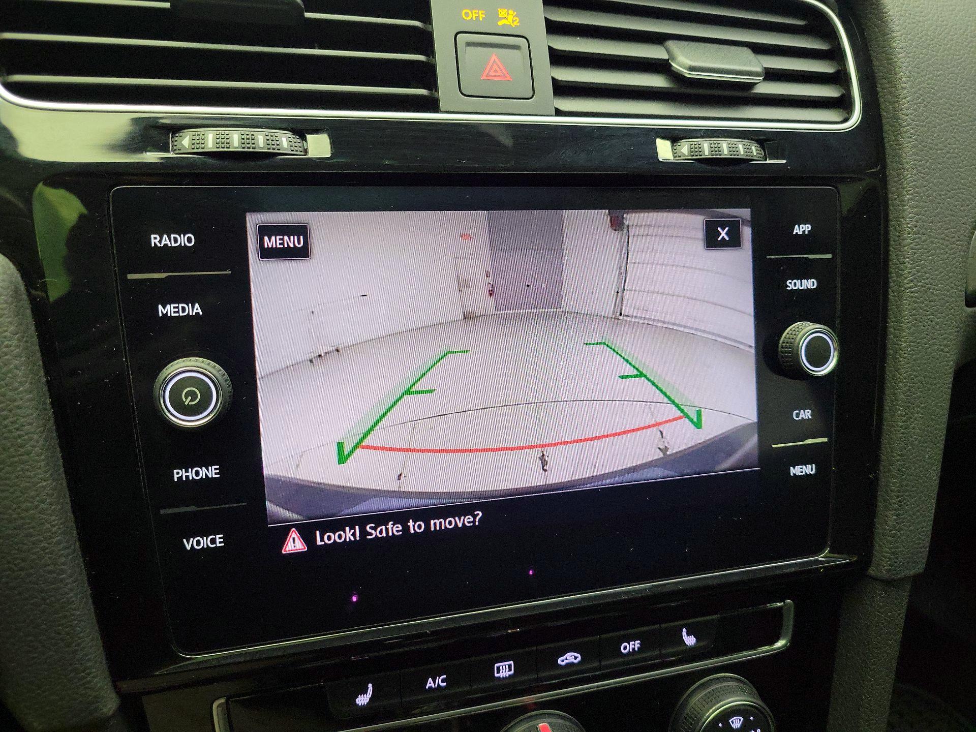 Thumbnail: 2019 Volkswagen Golf - 14