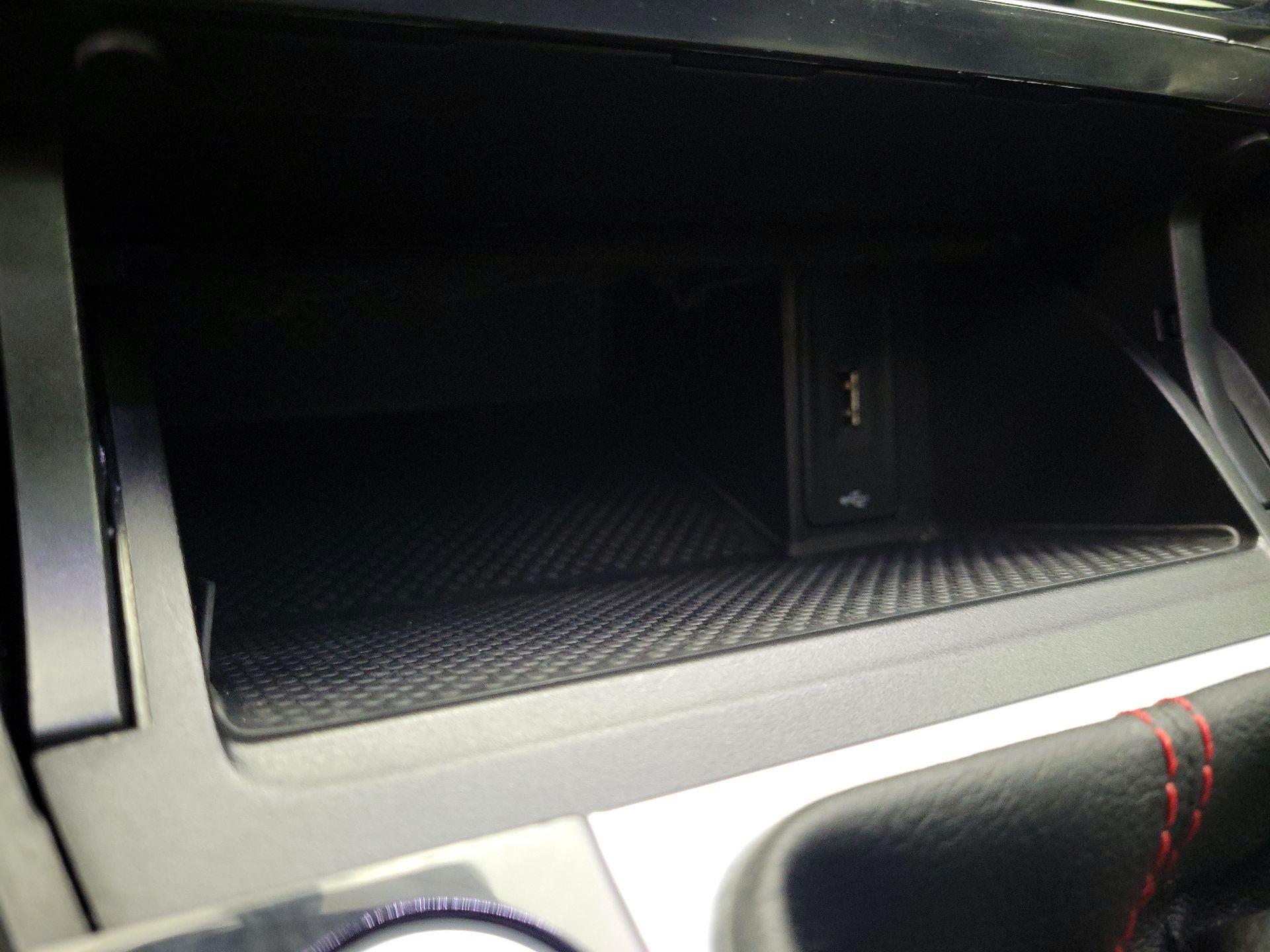 Thumbnail: 2019 Volkswagen Golf - 18