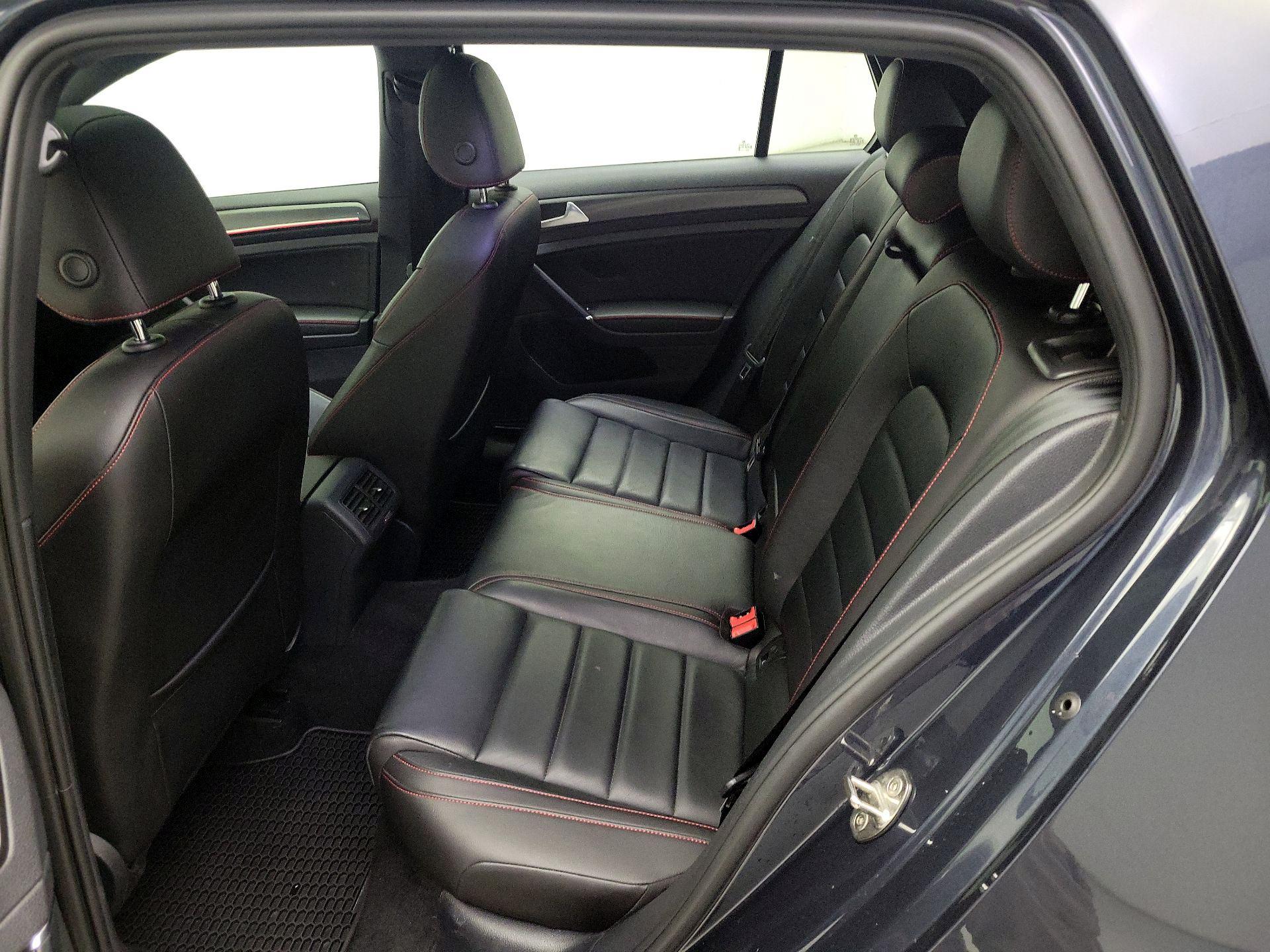 Thumbnail: 2019 Volkswagen Golf - 20