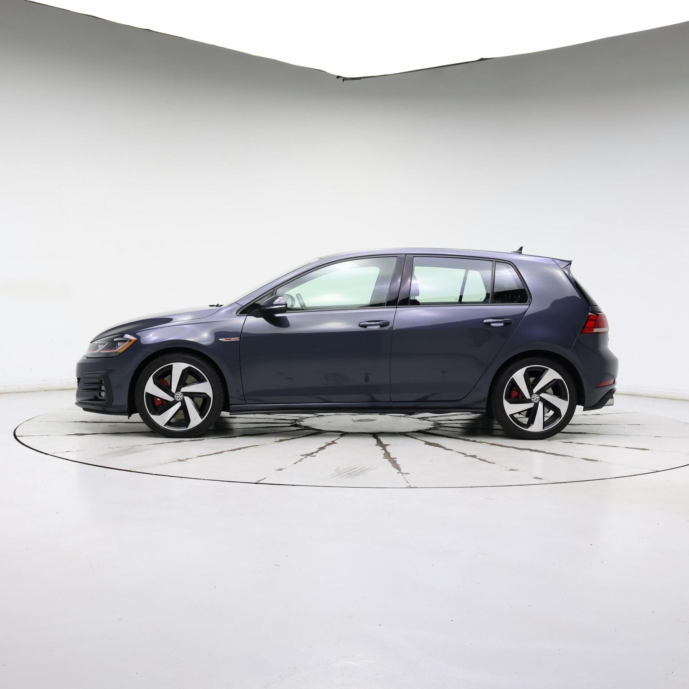 Thumbnail: 2019 Volkswagen Golf - 3