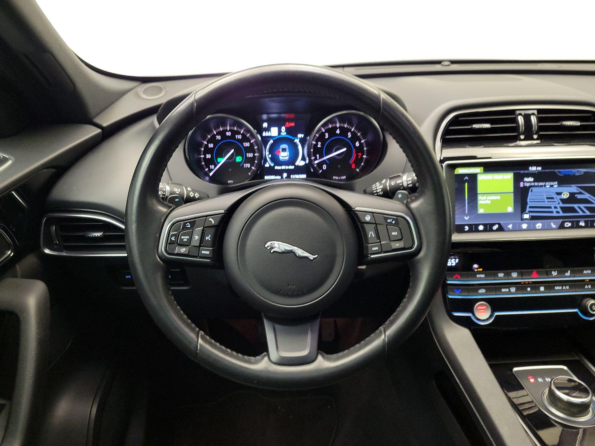 Thumbnail: 2020 Jaguar F-Pace - 10