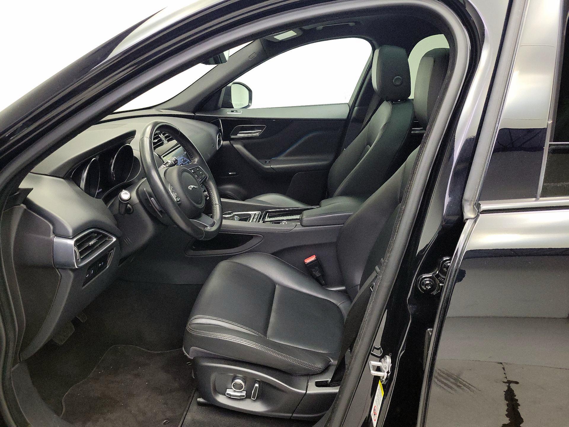 Thumbnail: 2020 Jaguar F-Pace - 11