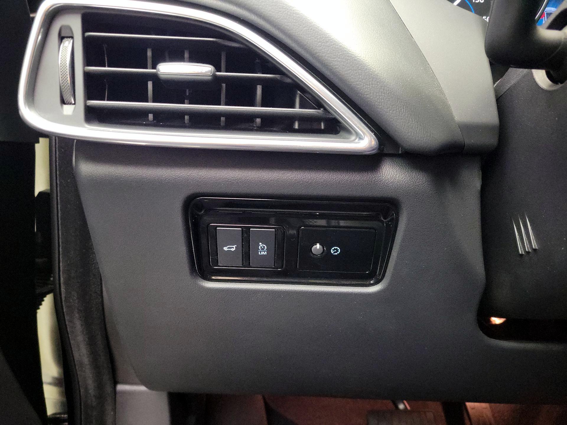 Thumbnail: 2020 Jaguar F-Pace - 13