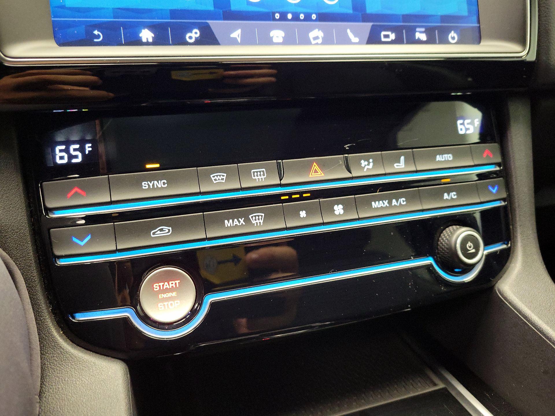 Thumbnail: 2020 Jaguar F-Pace - 17