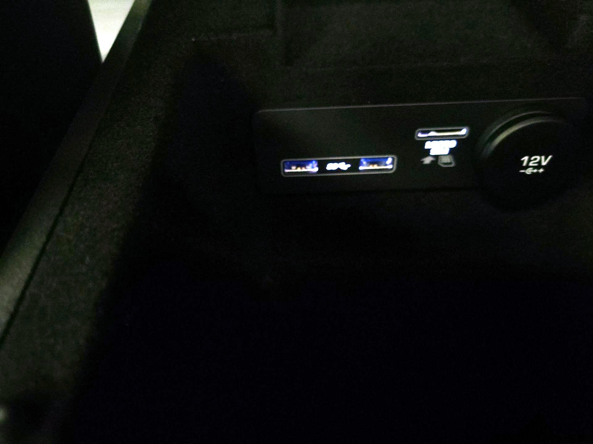 Thumbnail: 2020 Jaguar F-Pace - 19