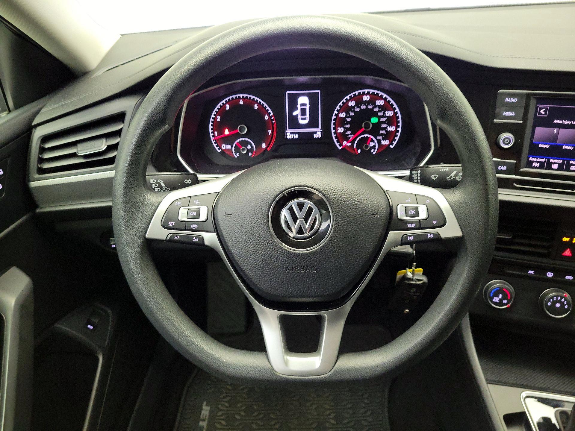 Thumbnail: 2019 Volkswagen Jetta - 10