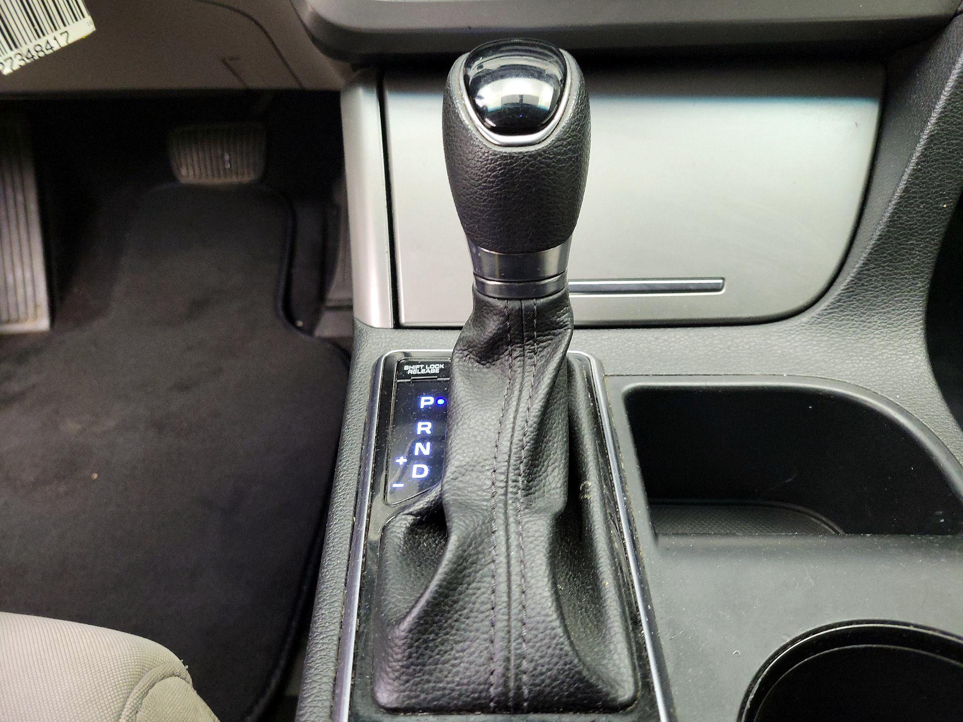 Thumbnail: 2016 Hyundai Sonata - 16