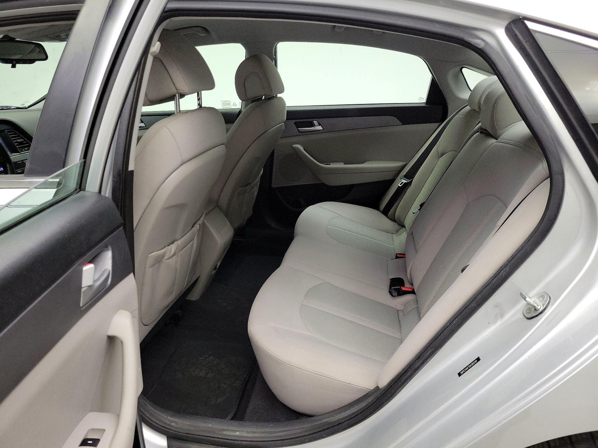 Thumbnail: 2016 Hyundai Sonata - 18