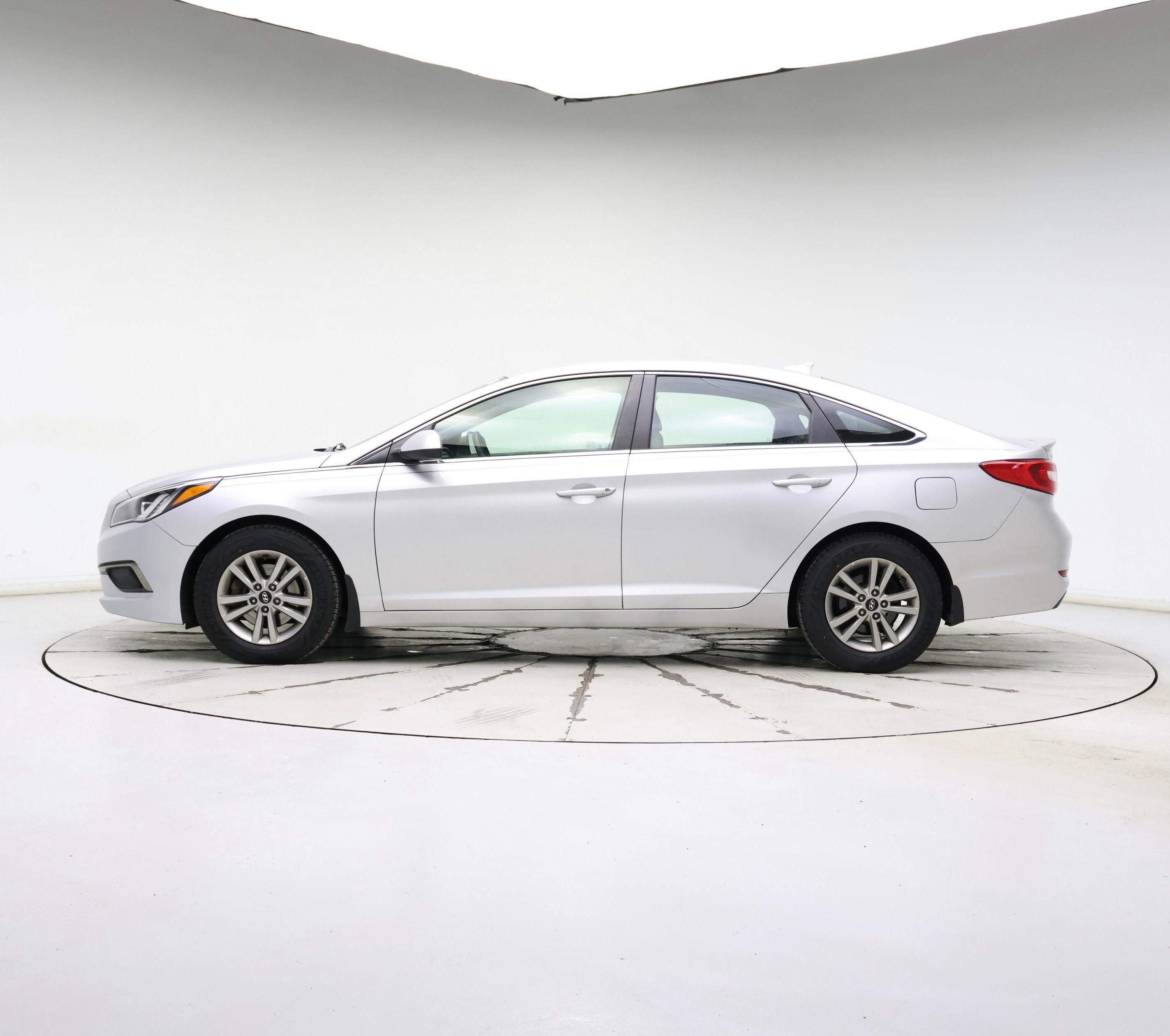 Thumbnail: 2016 Hyundai Sonata - 3