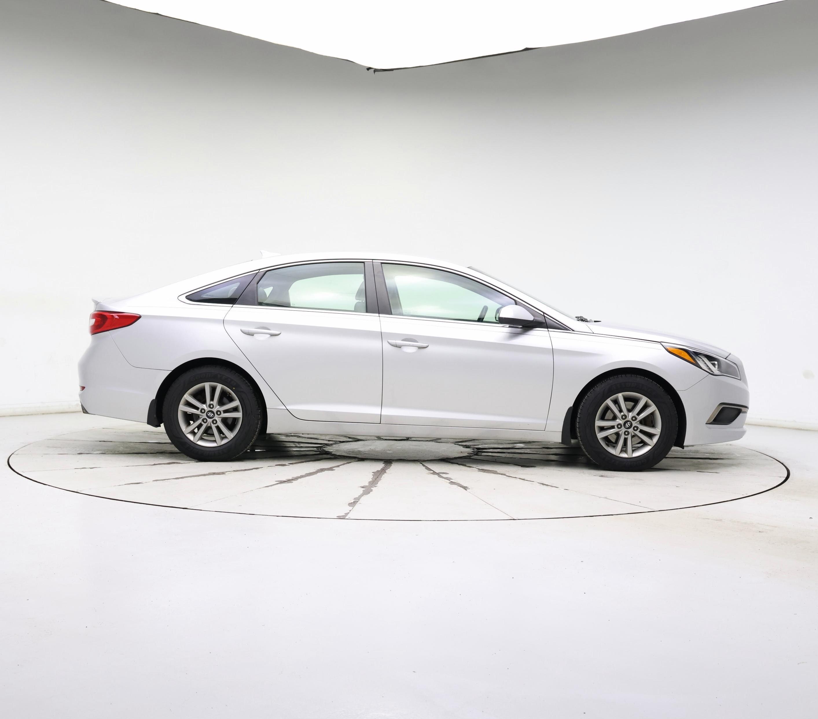 Thumbnail: 2016 Hyundai Sonata - 7