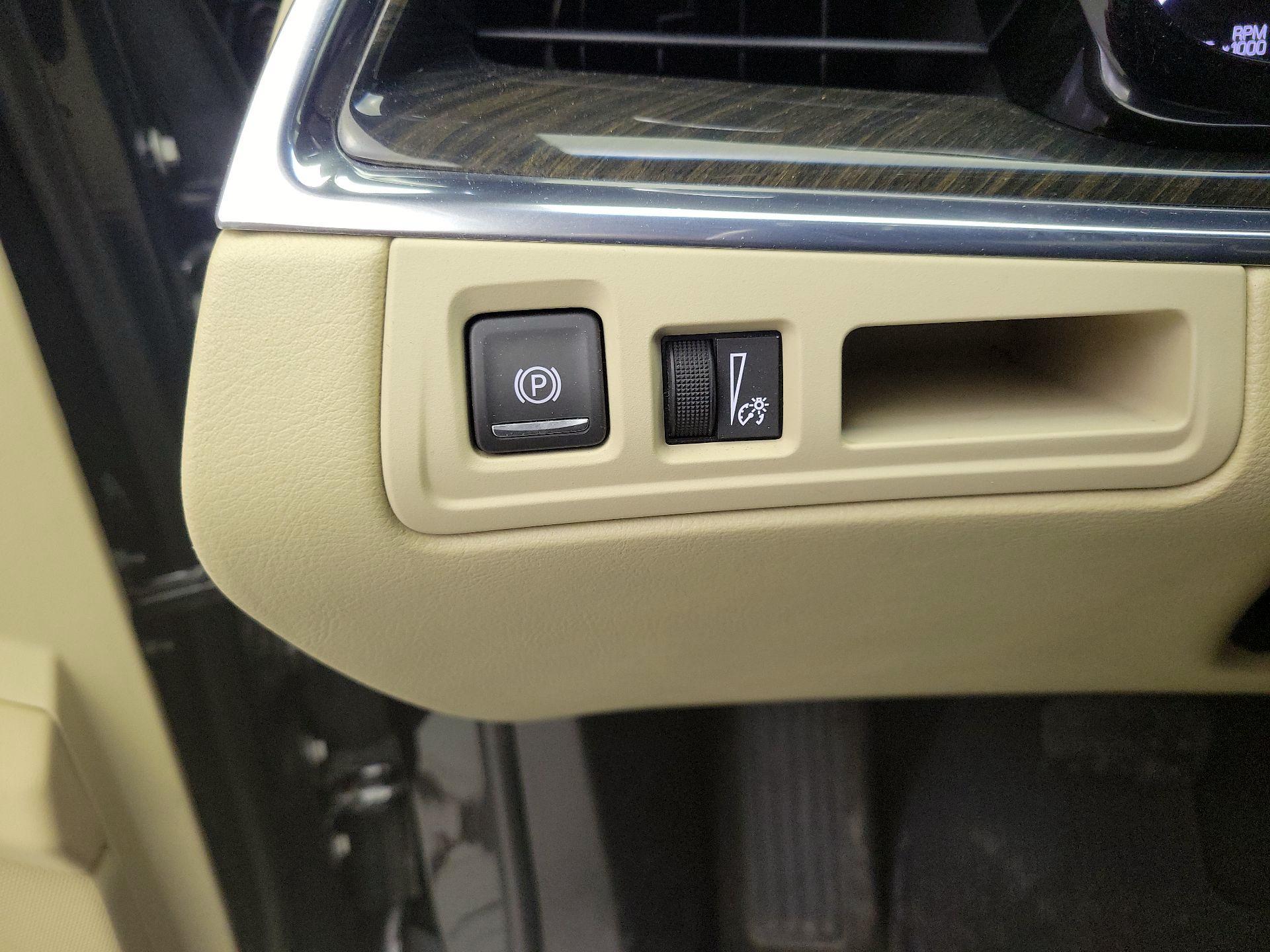 Thumbnail: 2018 Cadillac XT5 - 13