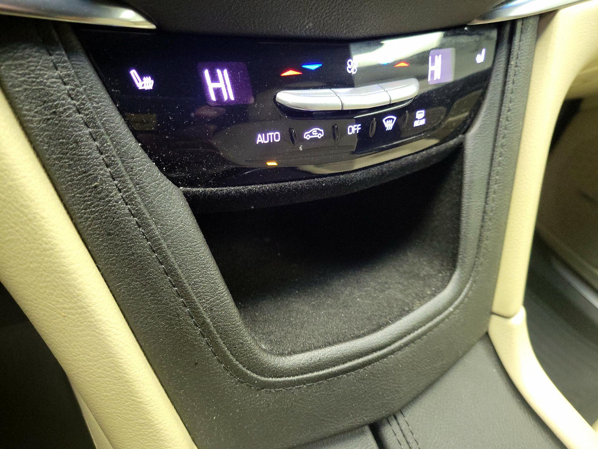 Thumbnail: 2018 Cadillac XT5 - 16