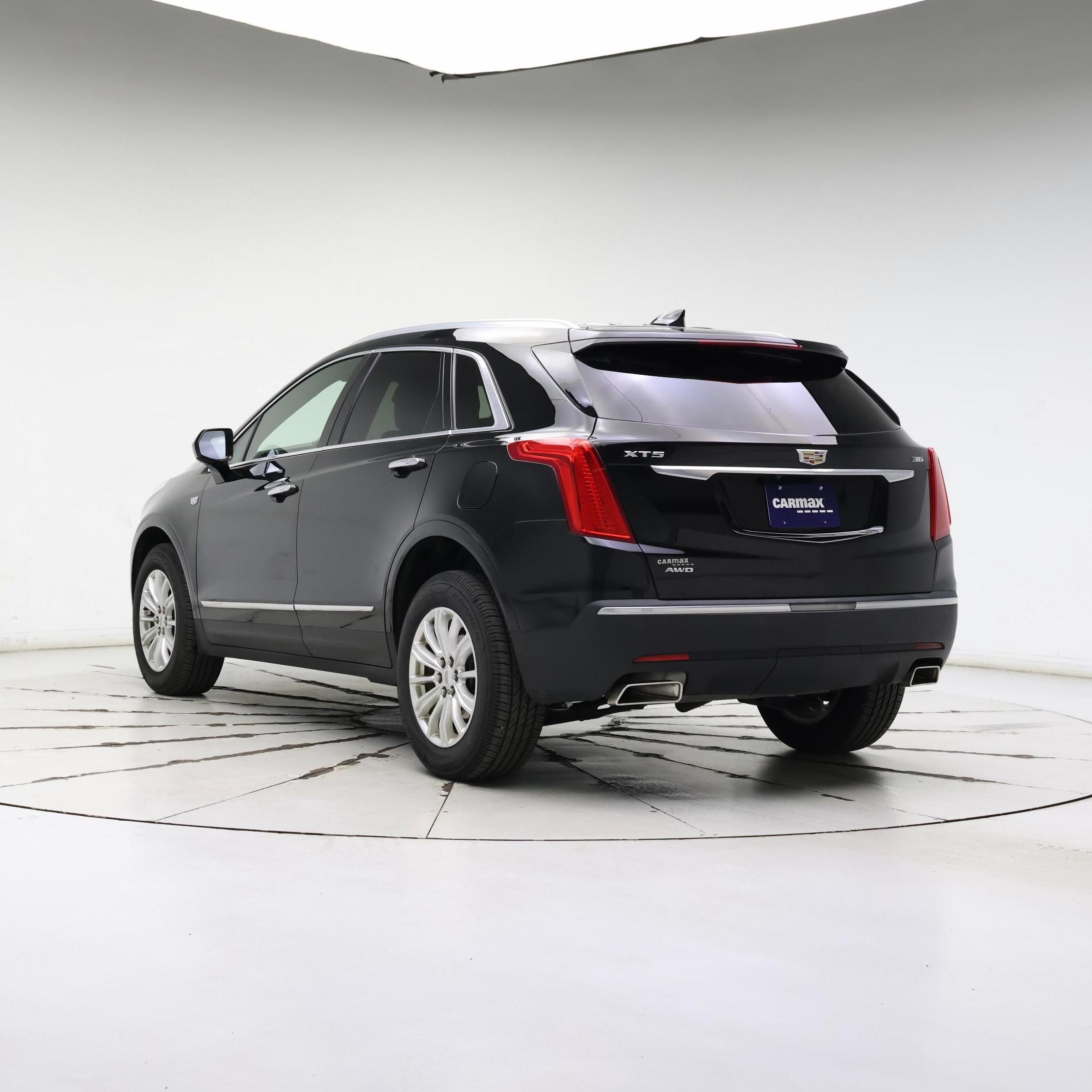 Thumbnail: 2018 Cadillac XT5 - 2