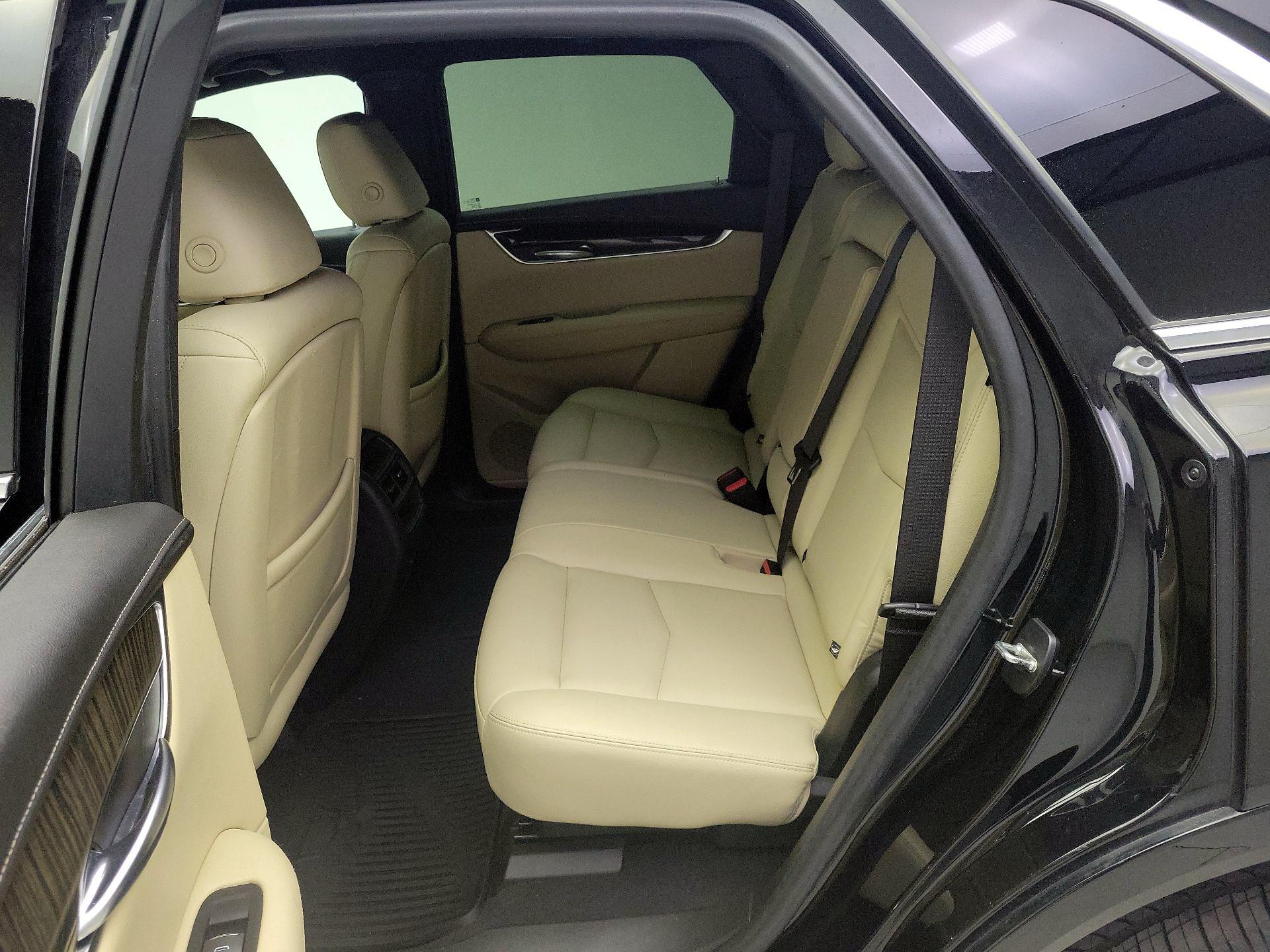 Thumbnail: 2018 Cadillac XT5 - 19