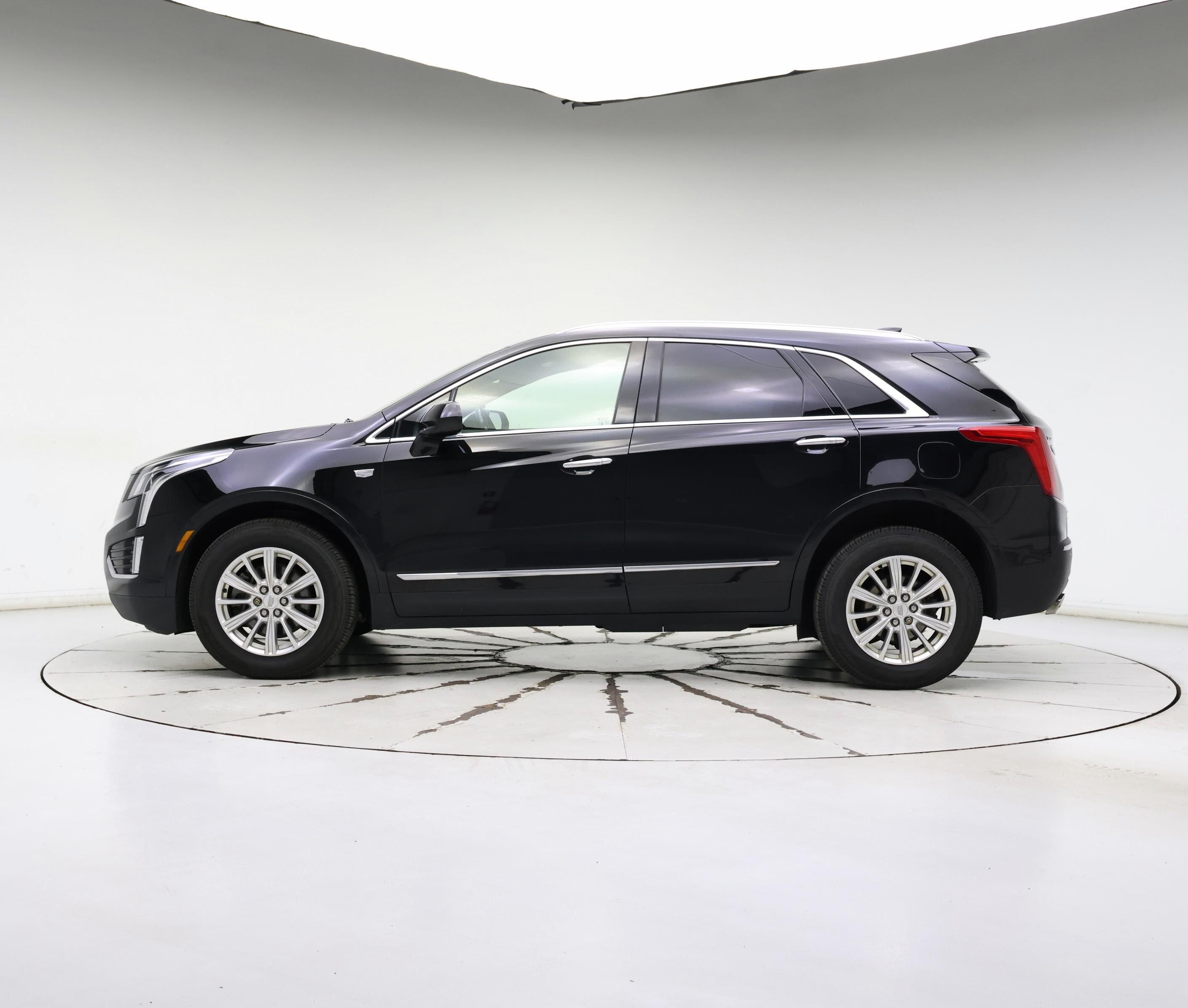 Thumbnail: 2018 Cadillac XT5 - 3