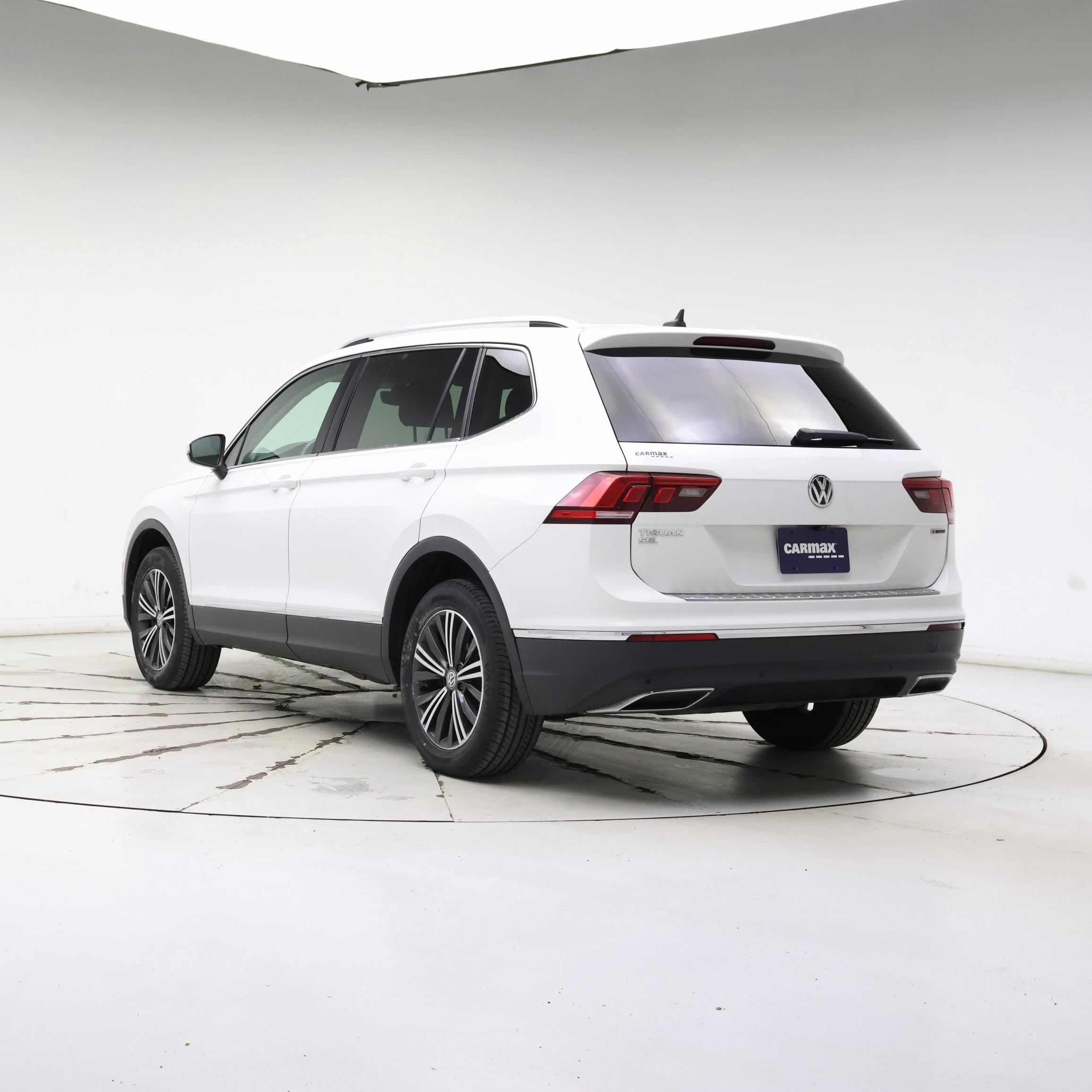 Thumbnail: 2019 Volkswagen Tiguan - 2