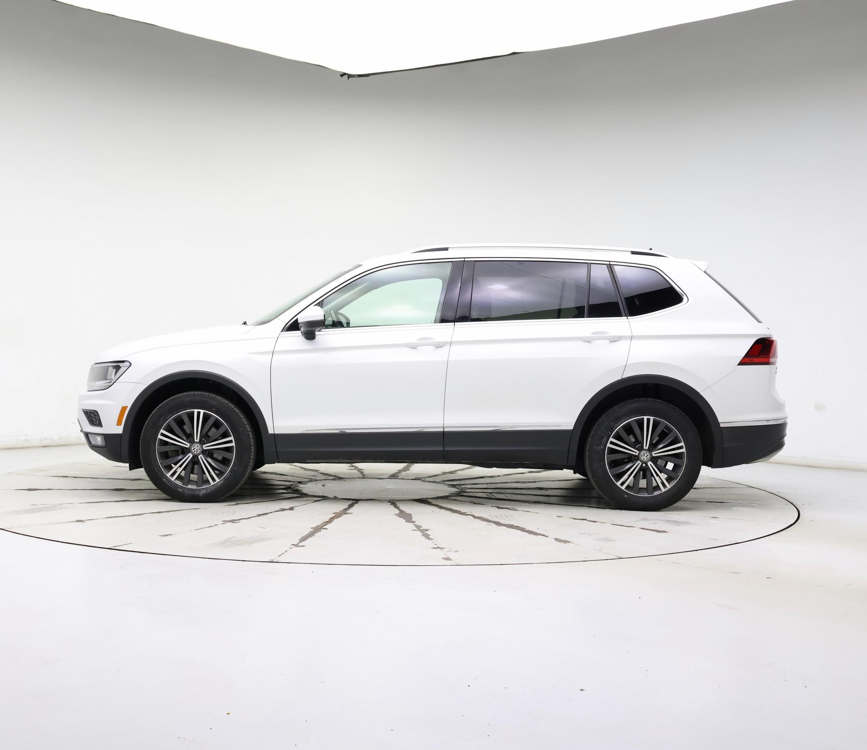 Thumbnail: 2019 Volkswagen Tiguan - 3