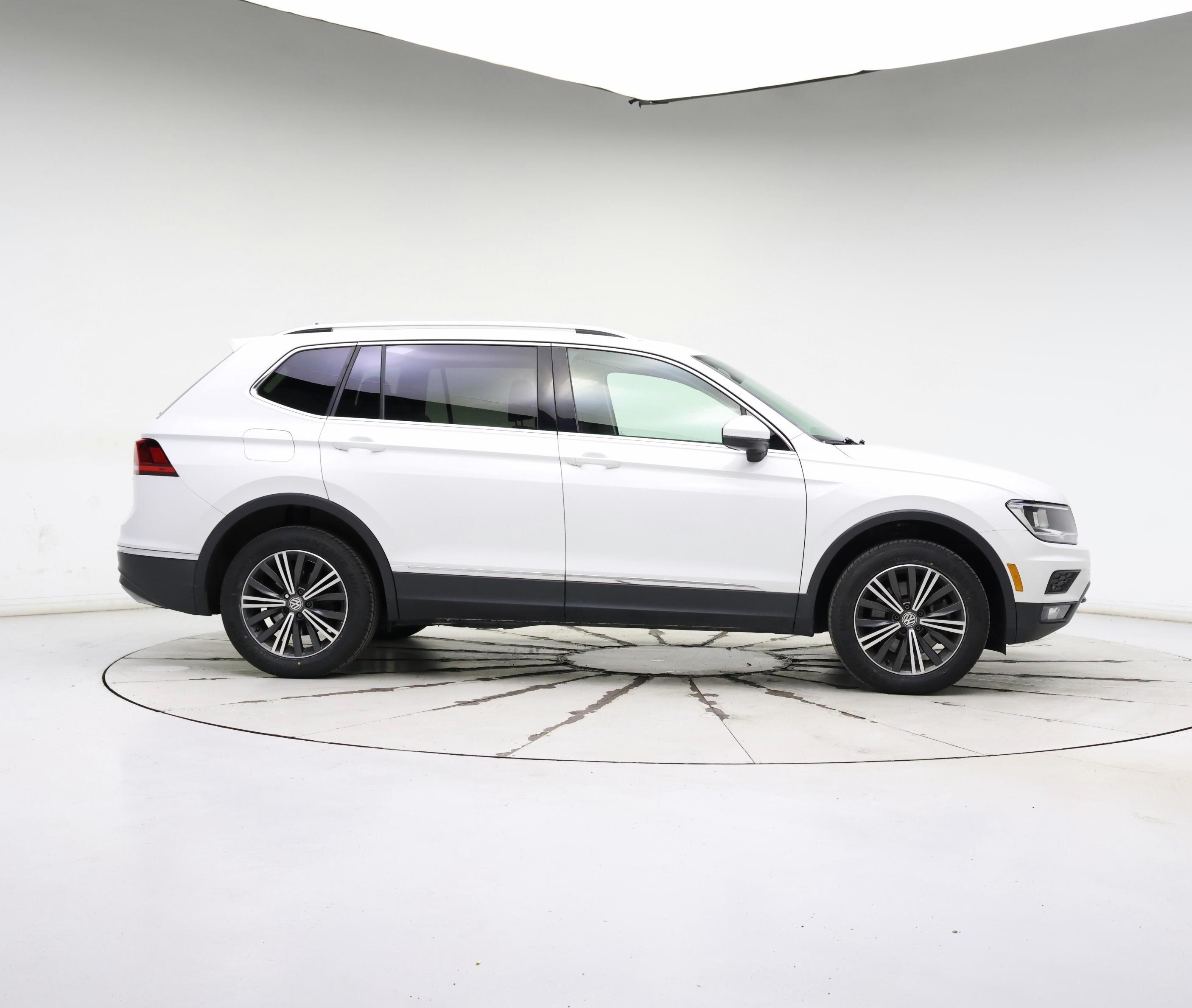 Thumbnail: 2019 Volkswagen Tiguan - 7