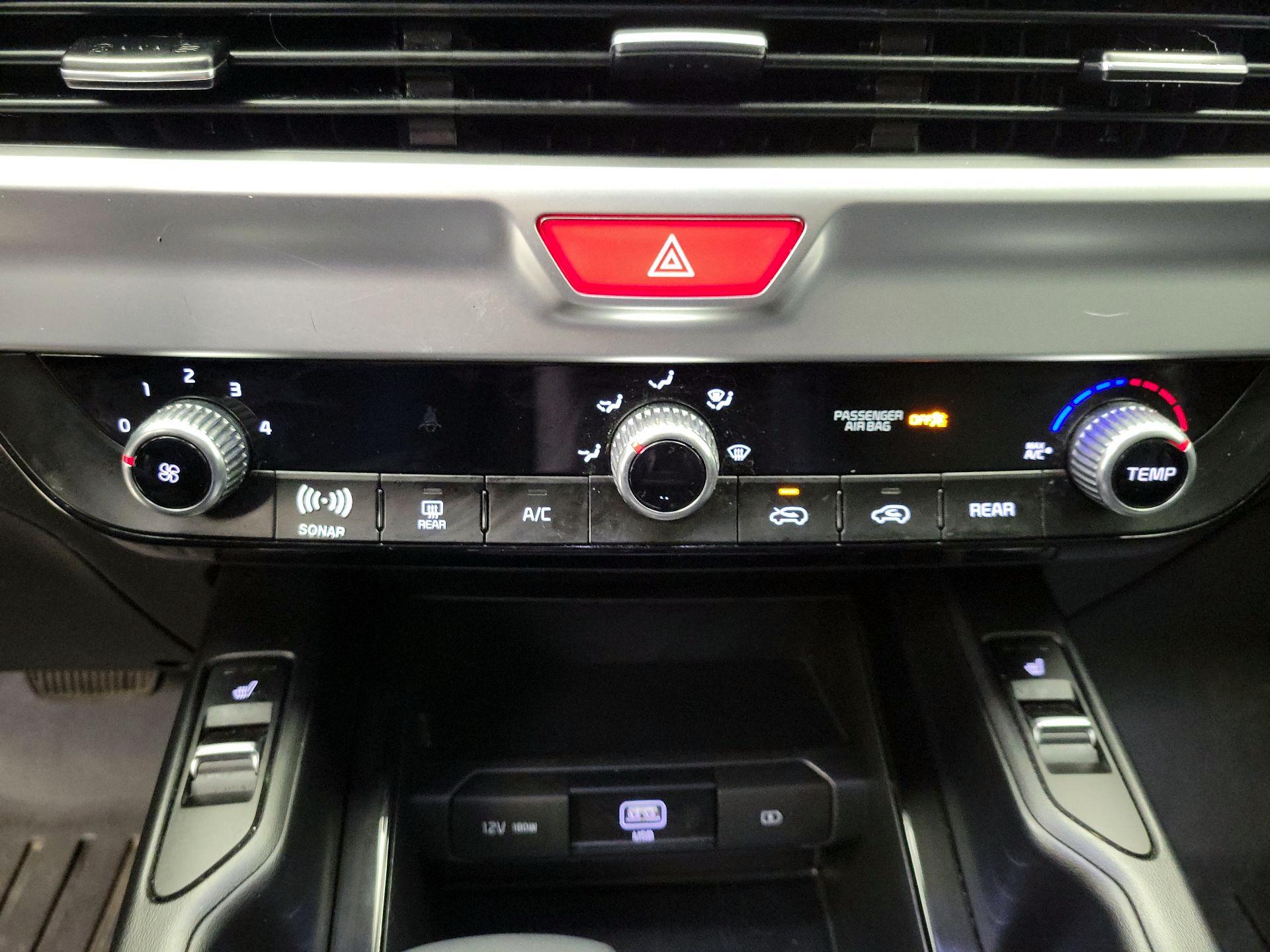 Thumbnail: 2020 Kia Telluride - 16