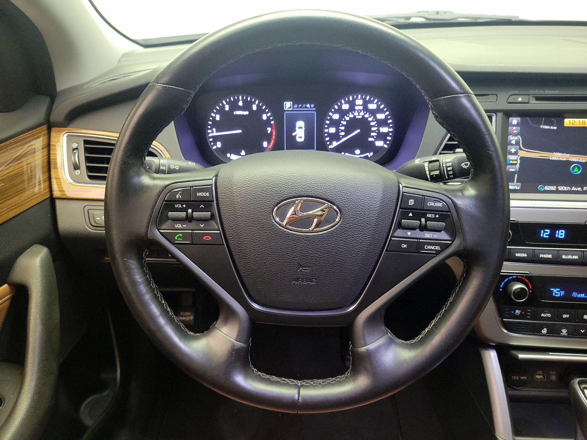 Thumbnail: 2015 Hyundai Sonata - 10