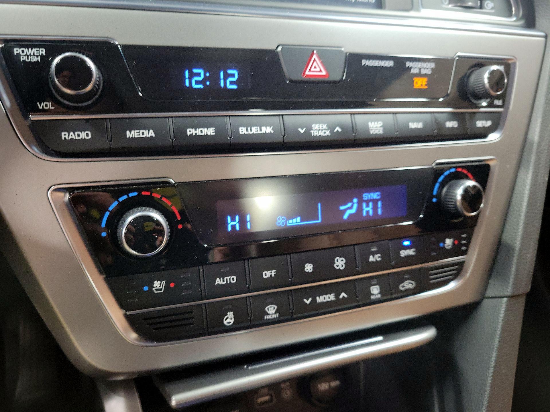 Thumbnail: 2015 Hyundai Sonata - 17