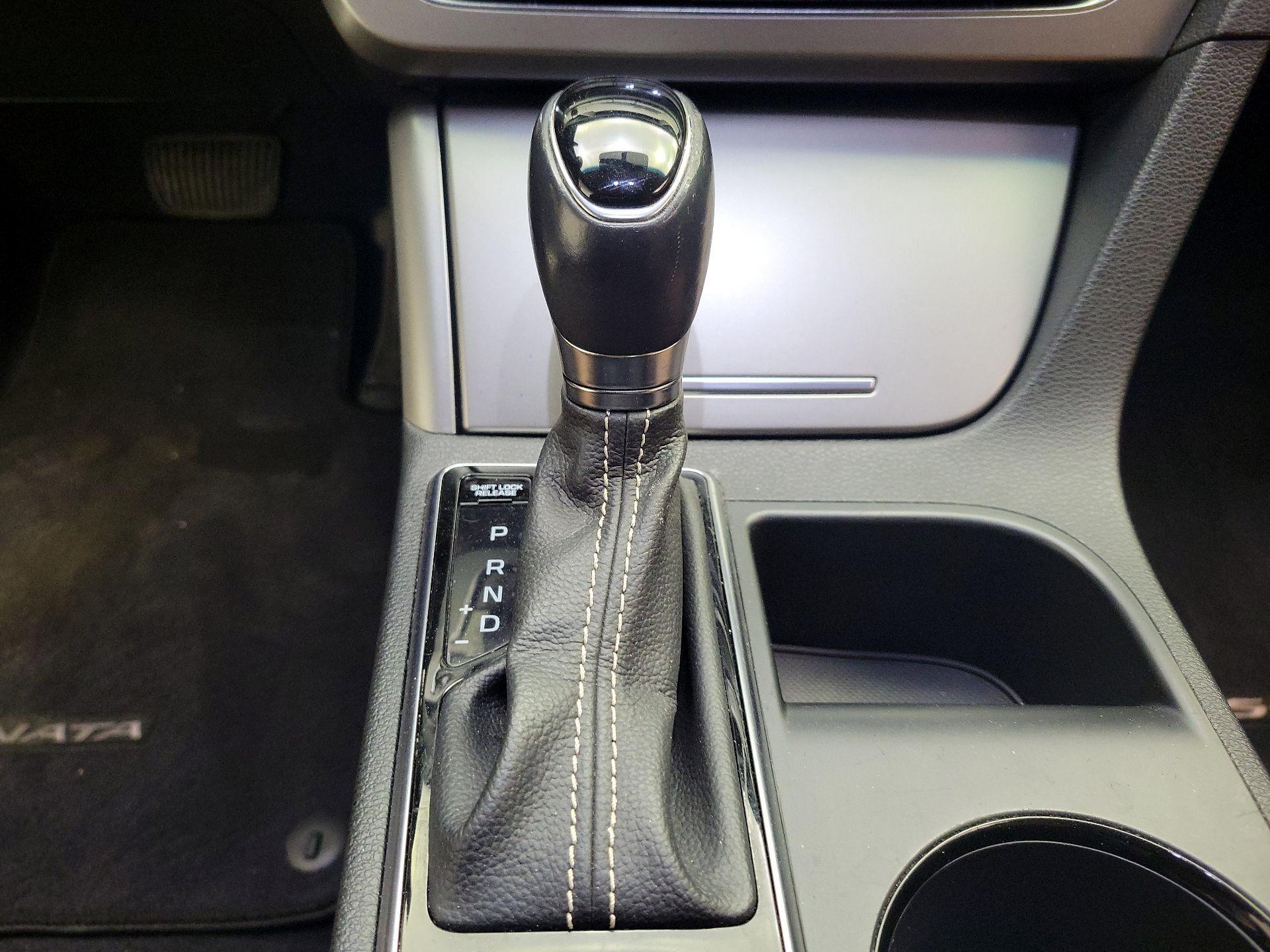 Thumbnail: 2015 Hyundai Sonata - 18