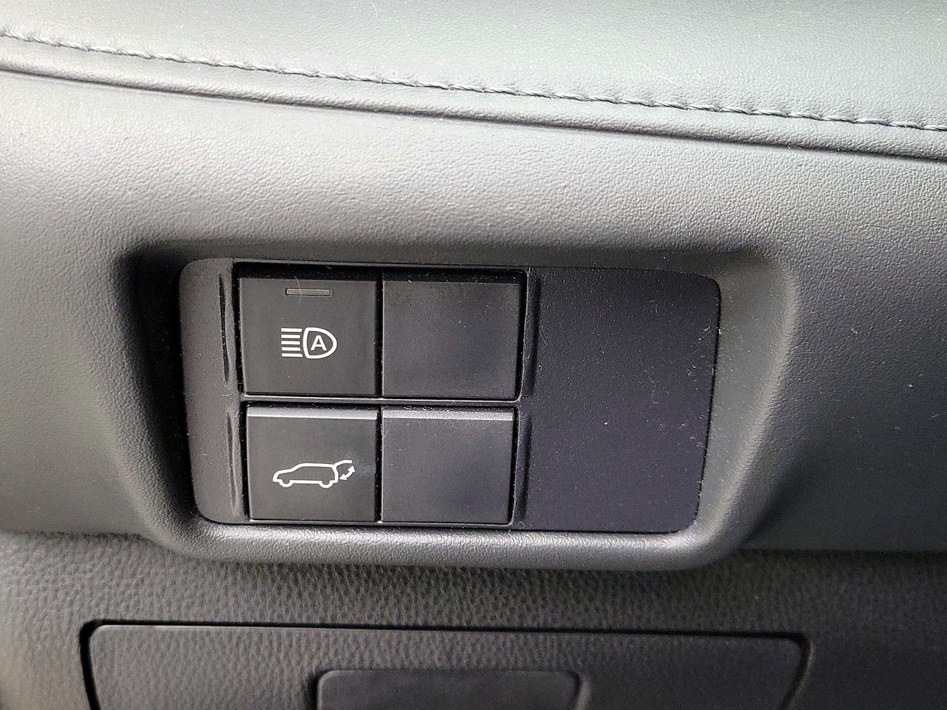 Thumbnail: 2021 Toyota Highlander - 13