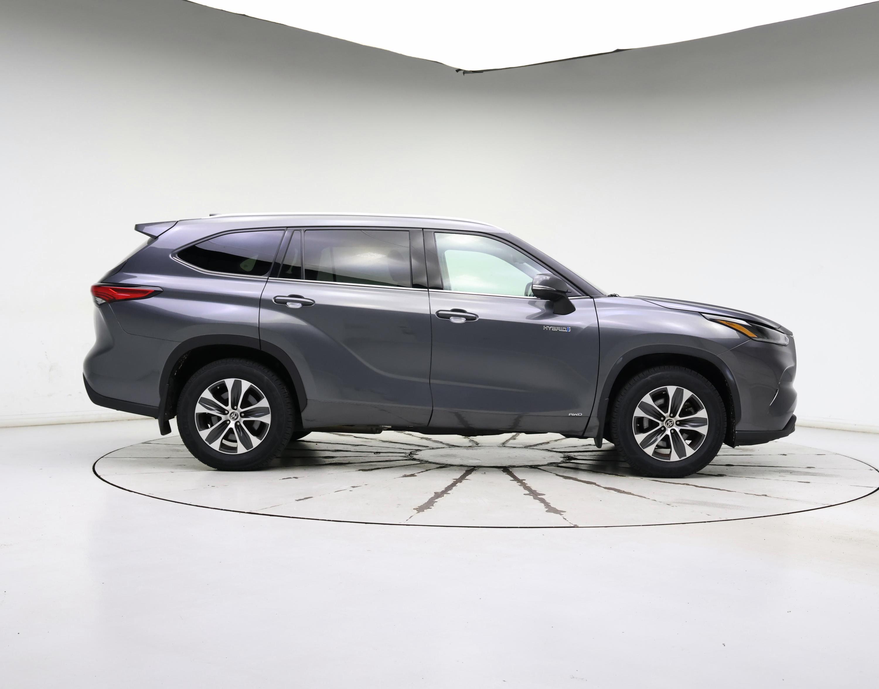 Thumbnail: 2021 Toyota Highlander - 7