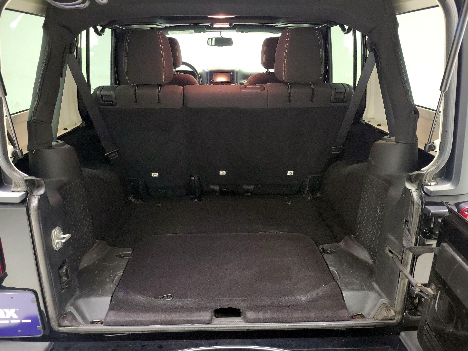 Thumbnail: 2016 Jeep Wrangler - 19