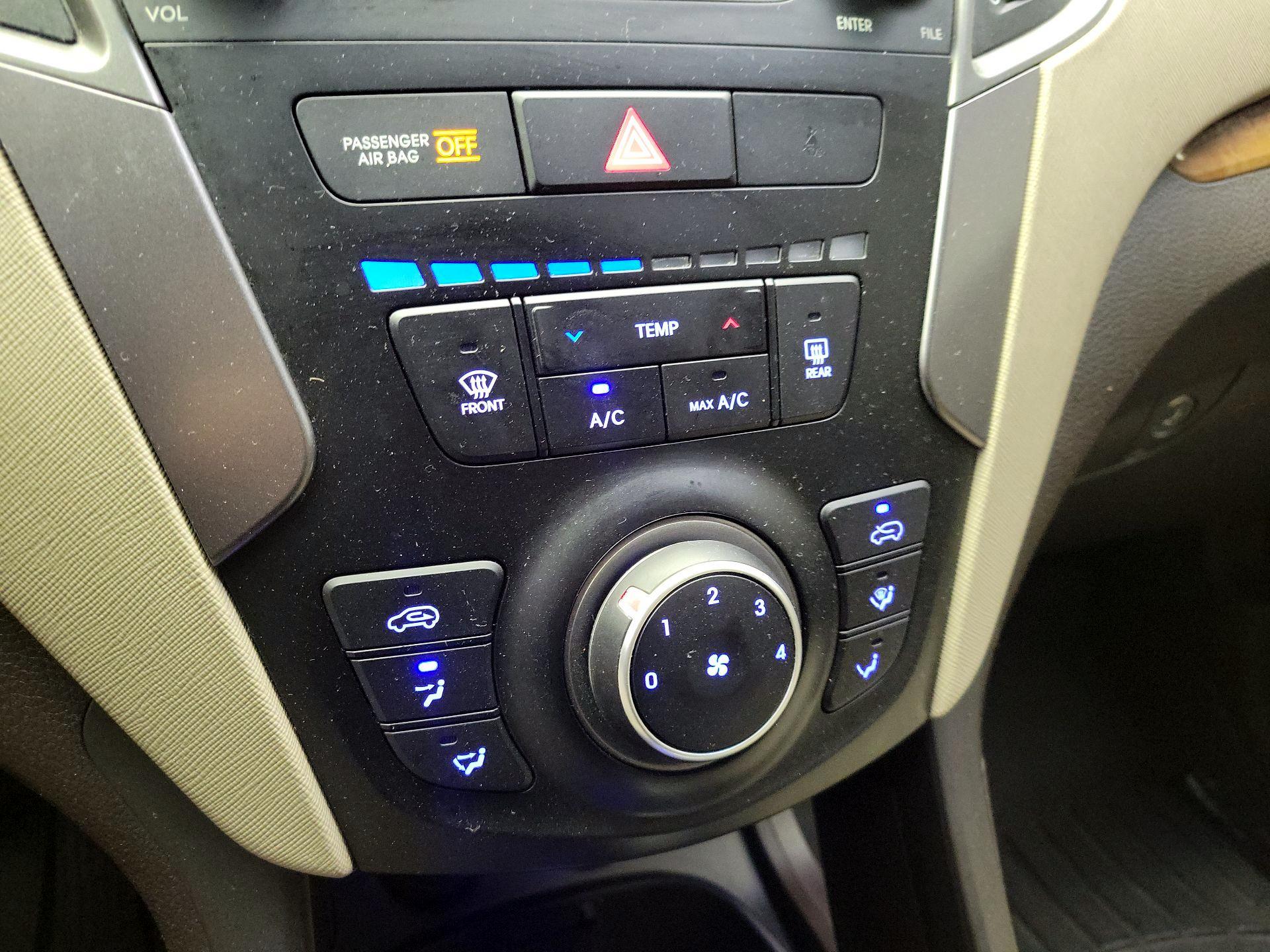 Thumbnail: 2015 Hyundai Santa Fe - 16