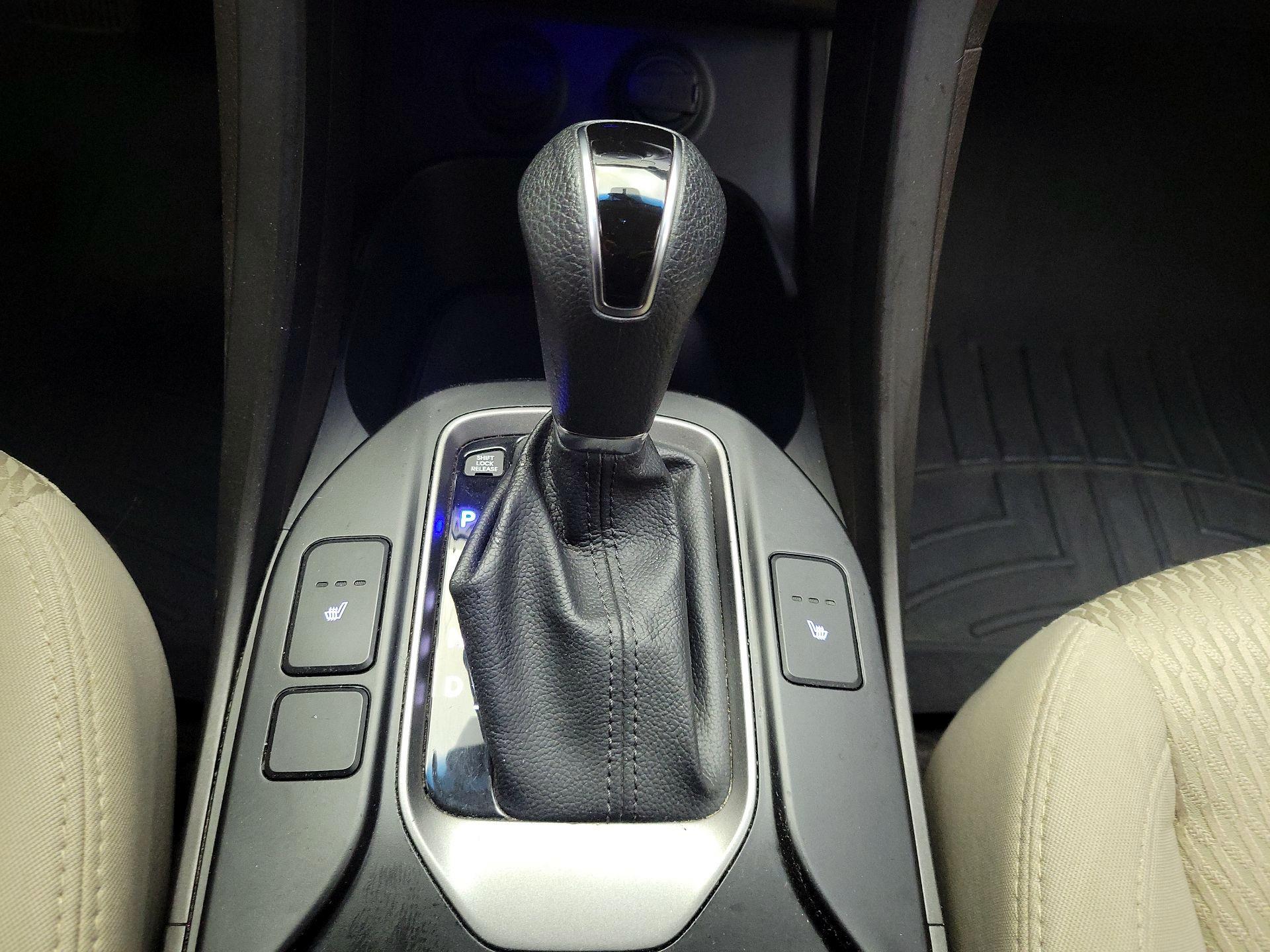 Thumbnail: 2015 Hyundai Santa Fe - 17