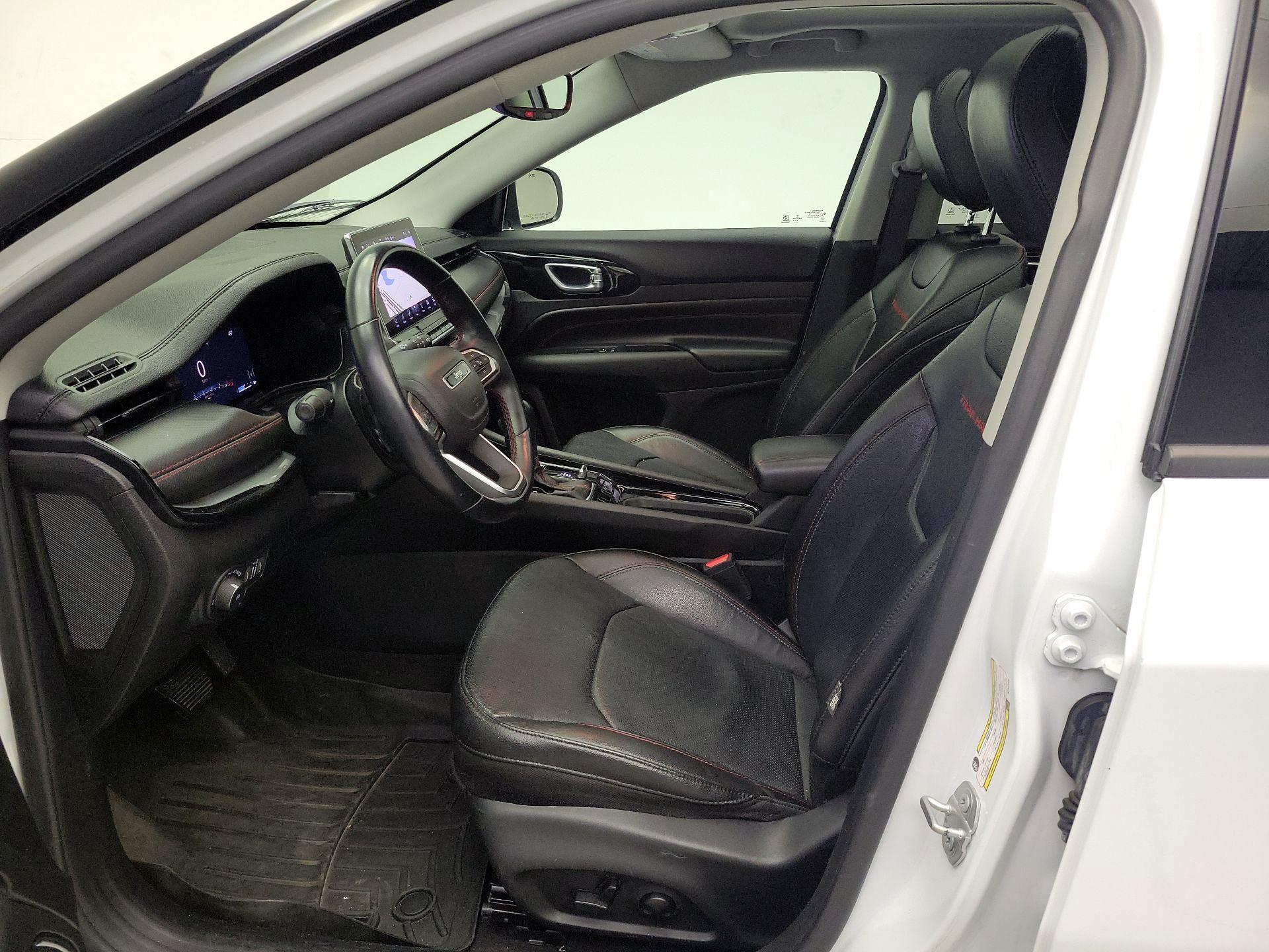 Thumbnail: 2022 Jeep Compass - 11