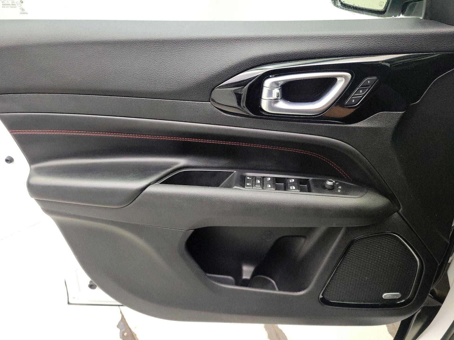 Thumbnail: 2022 Jeep Compass - 12