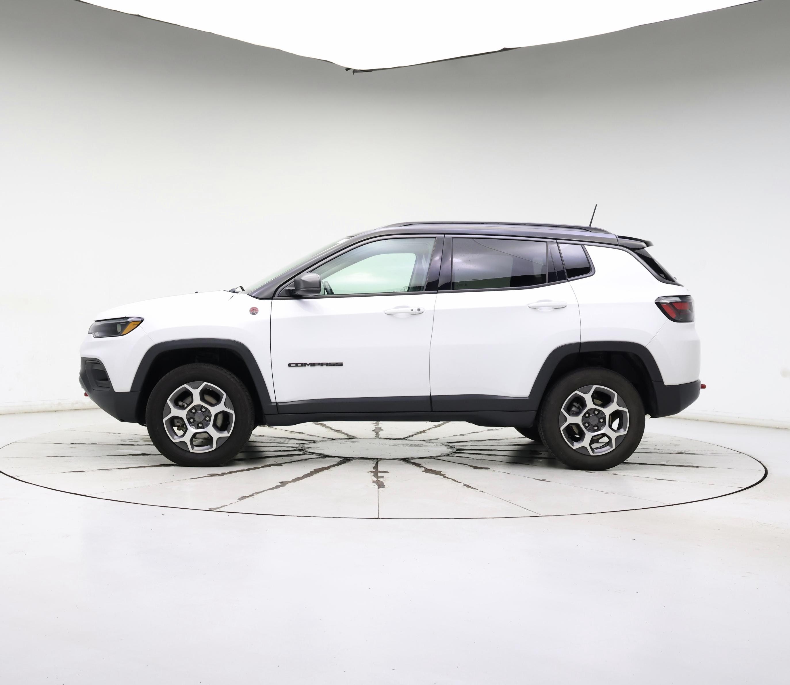 Thumbnail: 2022 Jeep Compass - 3