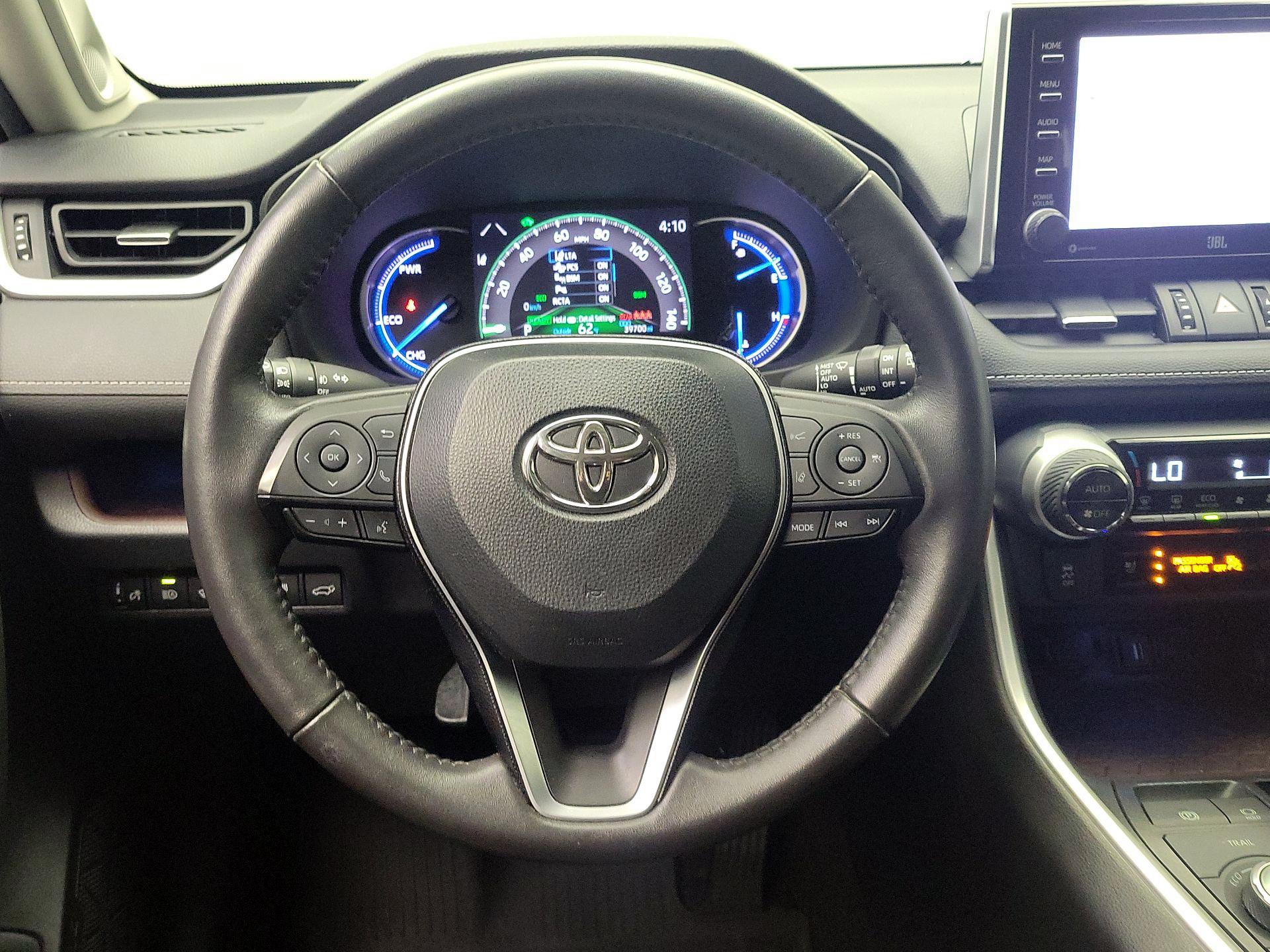 Thumbnail: 2020 Toyota RAV4 - 10