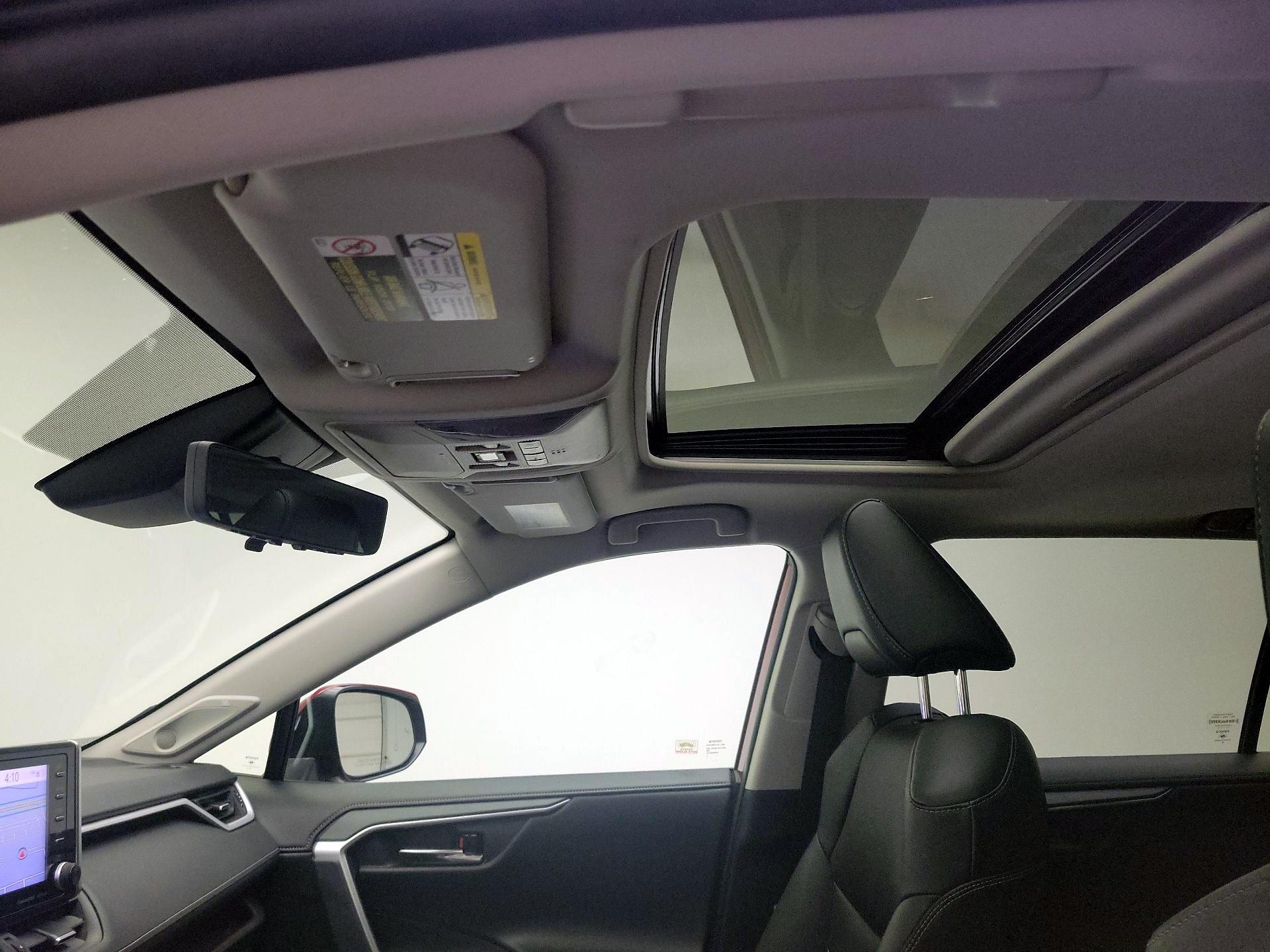 Thumbnail: 2020 Toyota RAV4 - 20