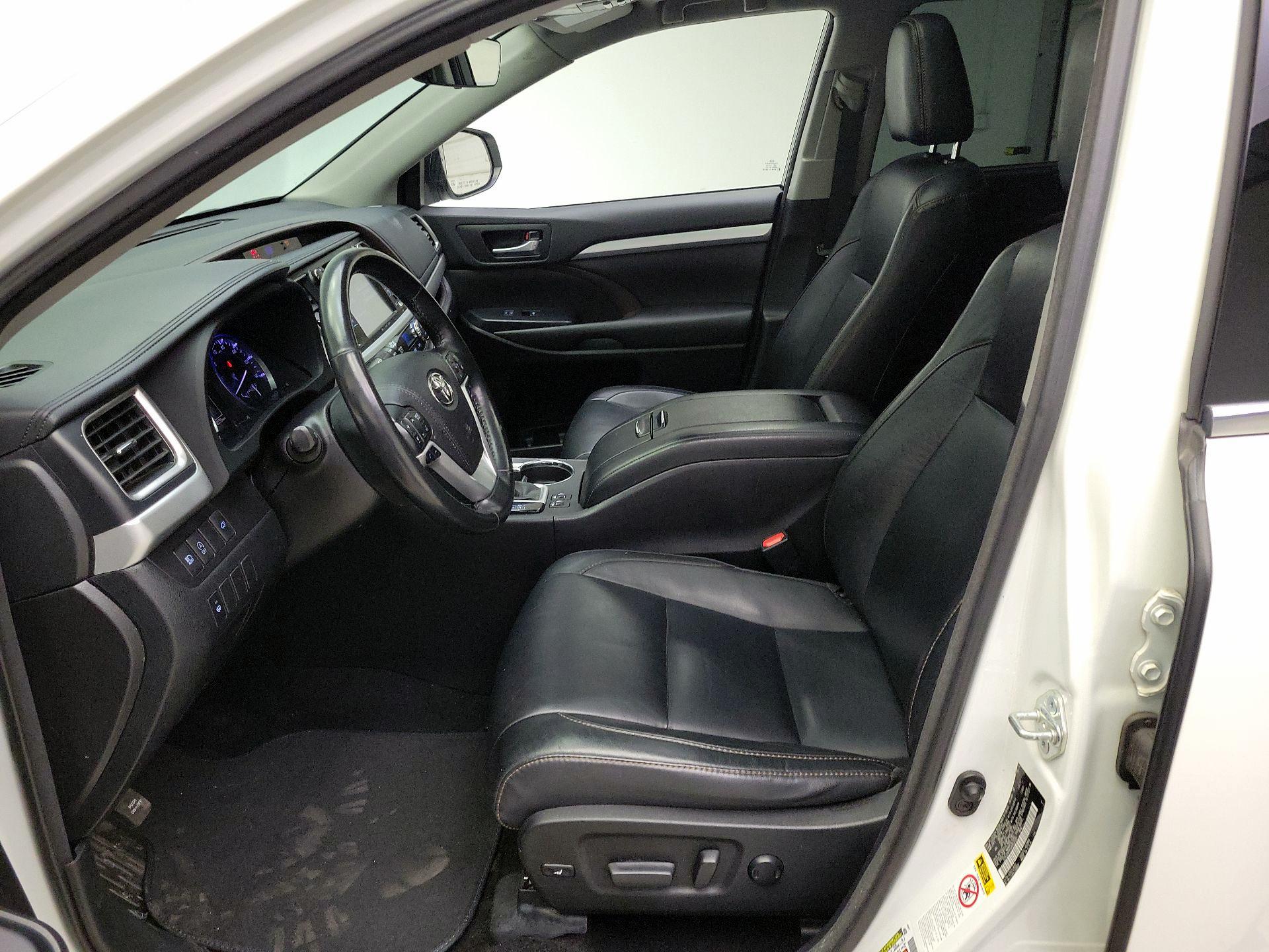 Thumbnail: 2018 Toyota Highlander - 11