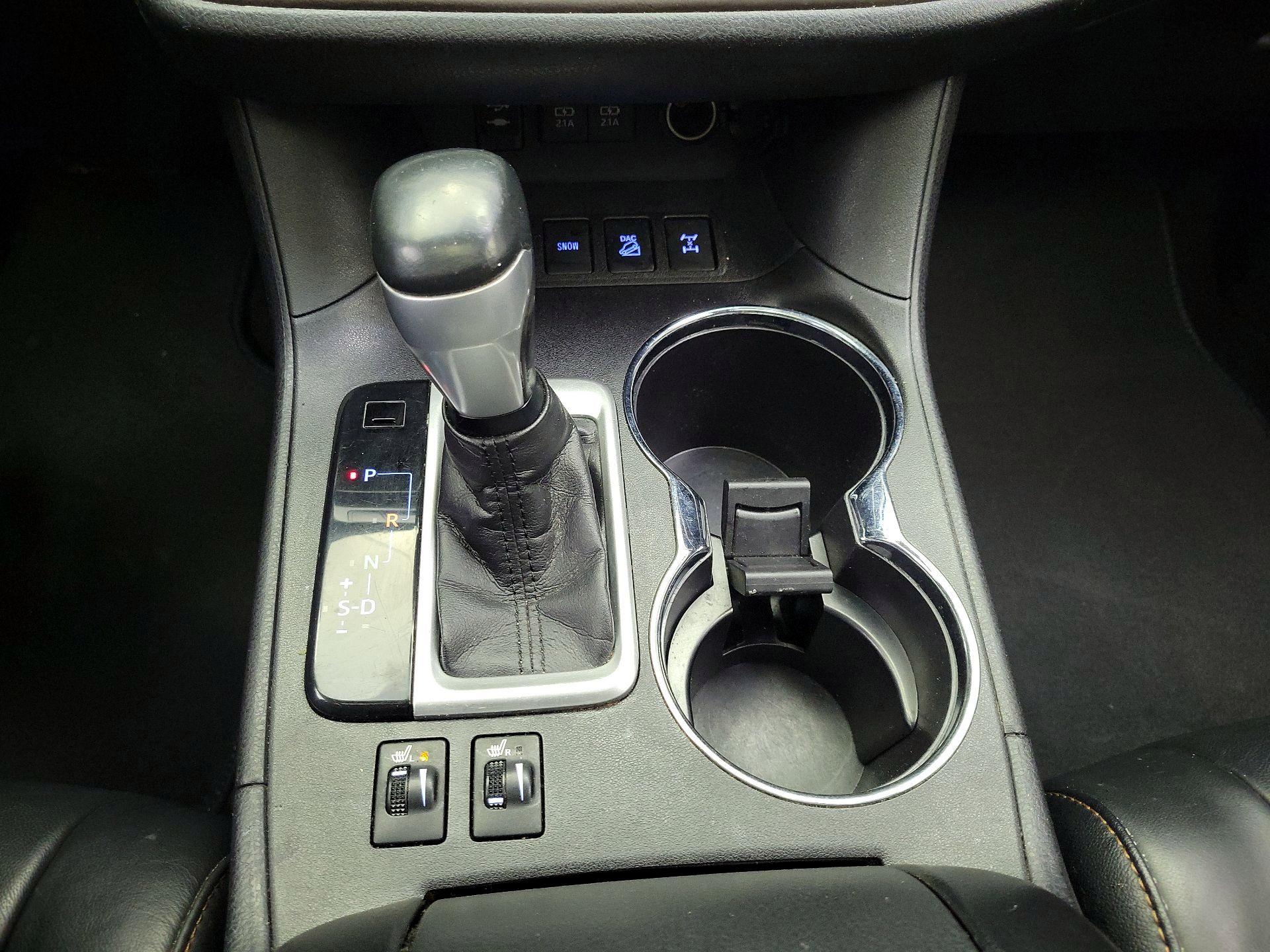 Thumbnail: 2018 Toyota Highlander - 17