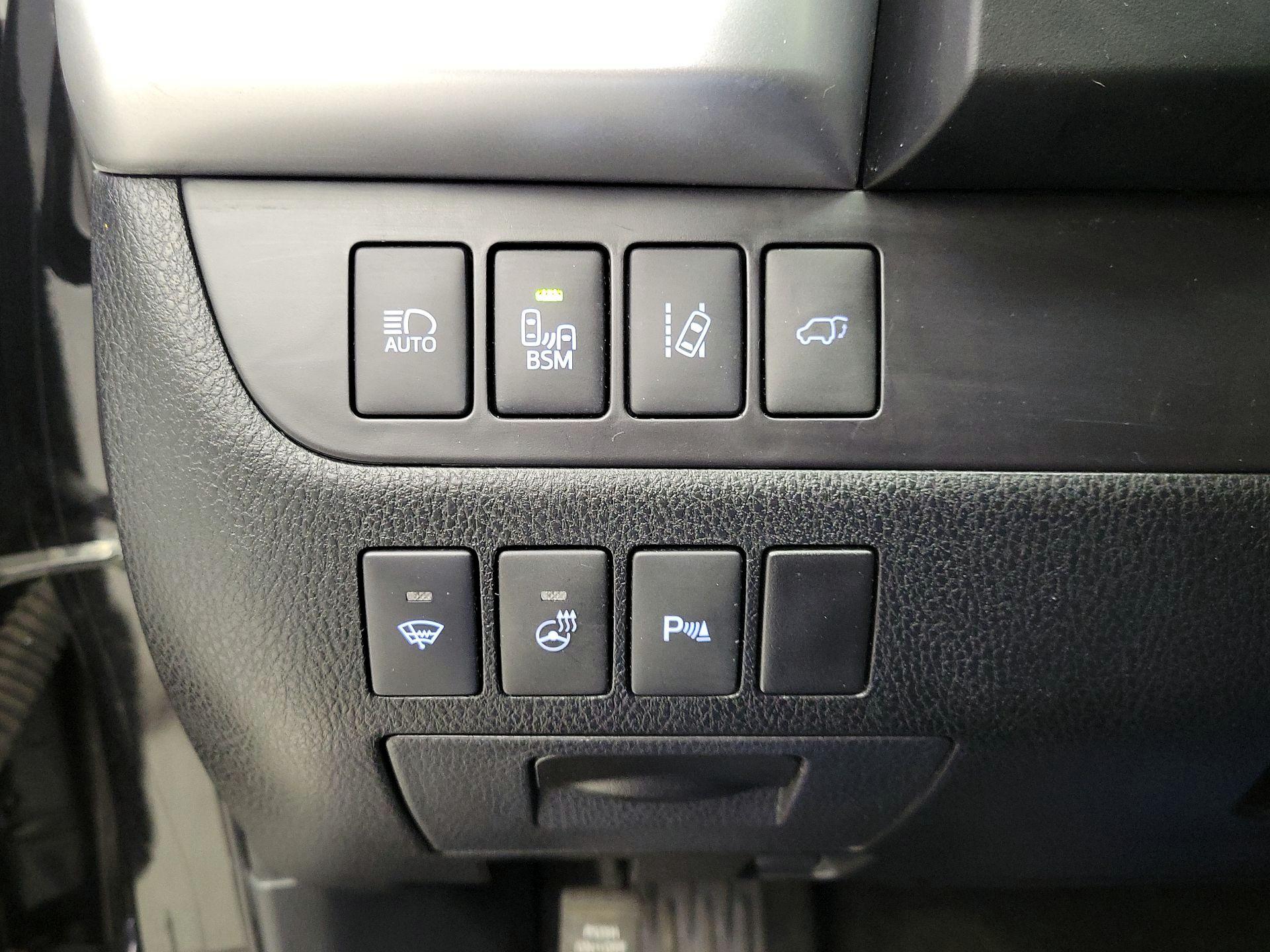 Thumbnail: 2015 Toyota Highlander - 13