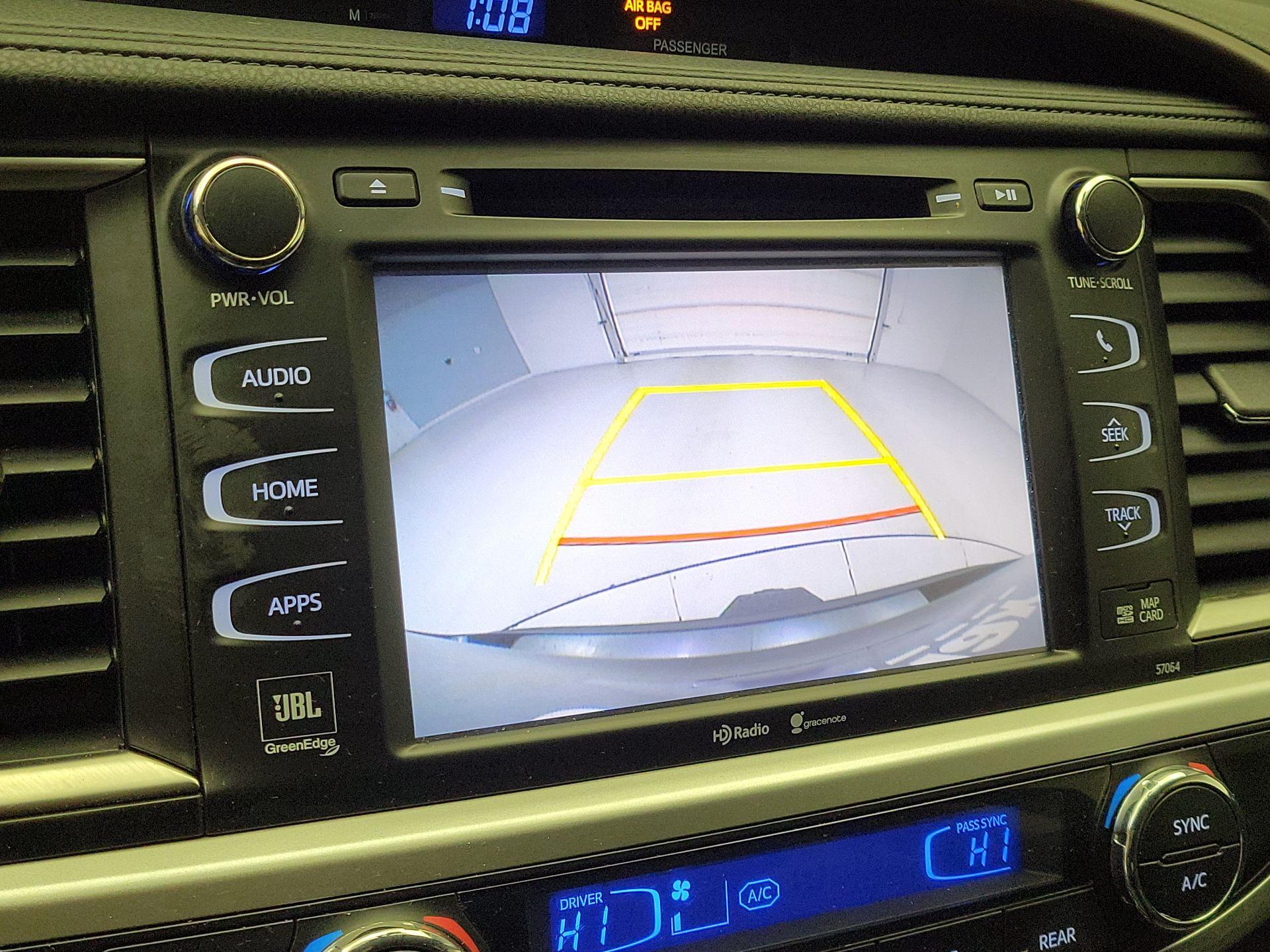 Thumbnail: 2015 Toyota Highlander - 15