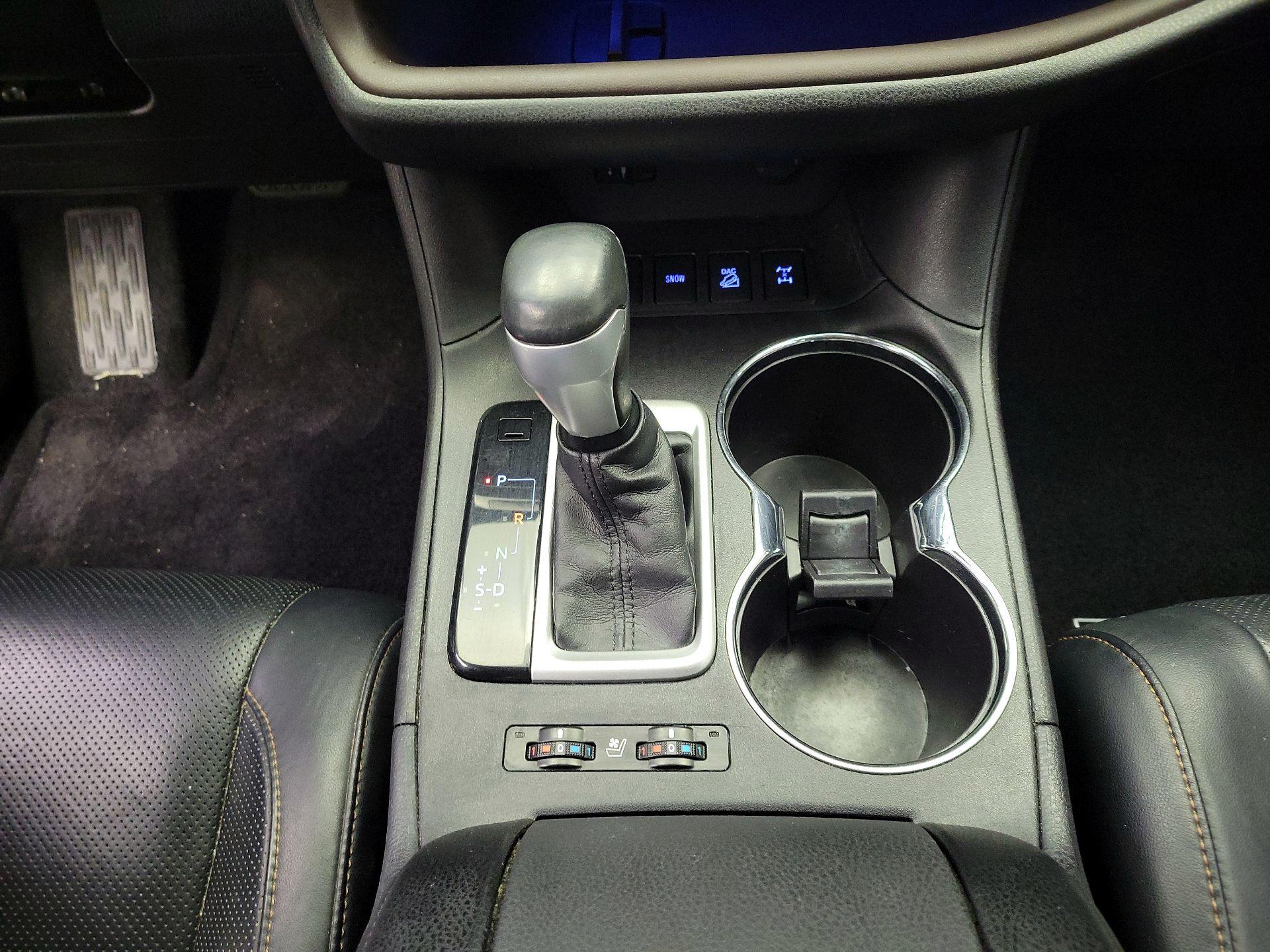 Thumbnail: 2015 Toyota Highlander - 18