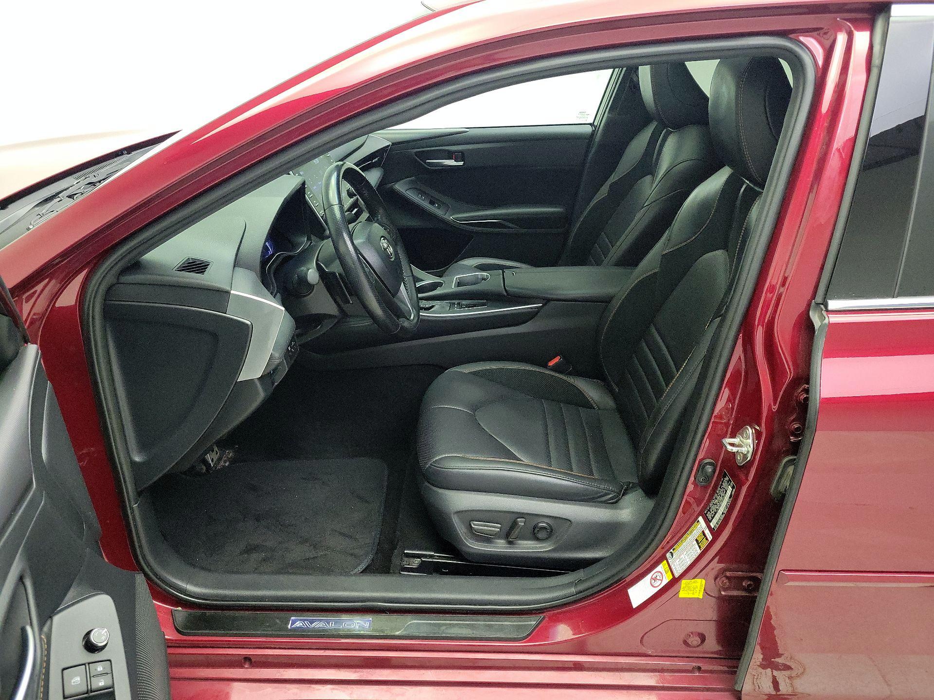 Thumbnail: 2019 Toyota Avalon - 11