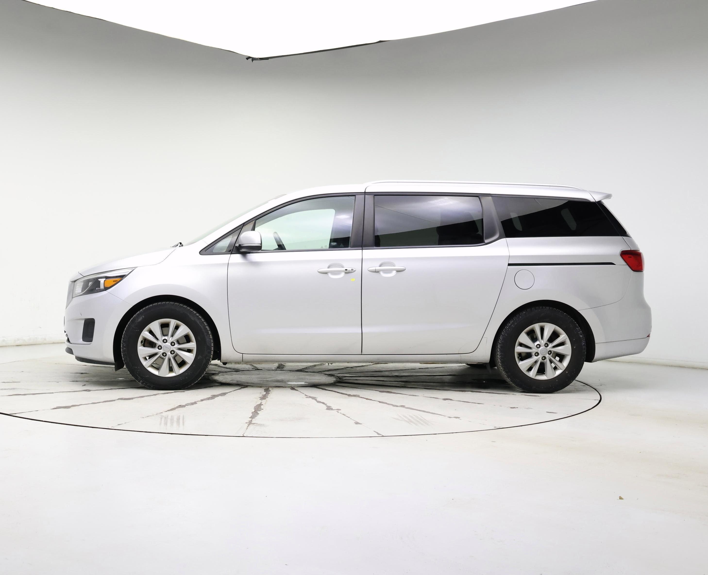 Thumbnail: 2017 Kia Sedona - 3