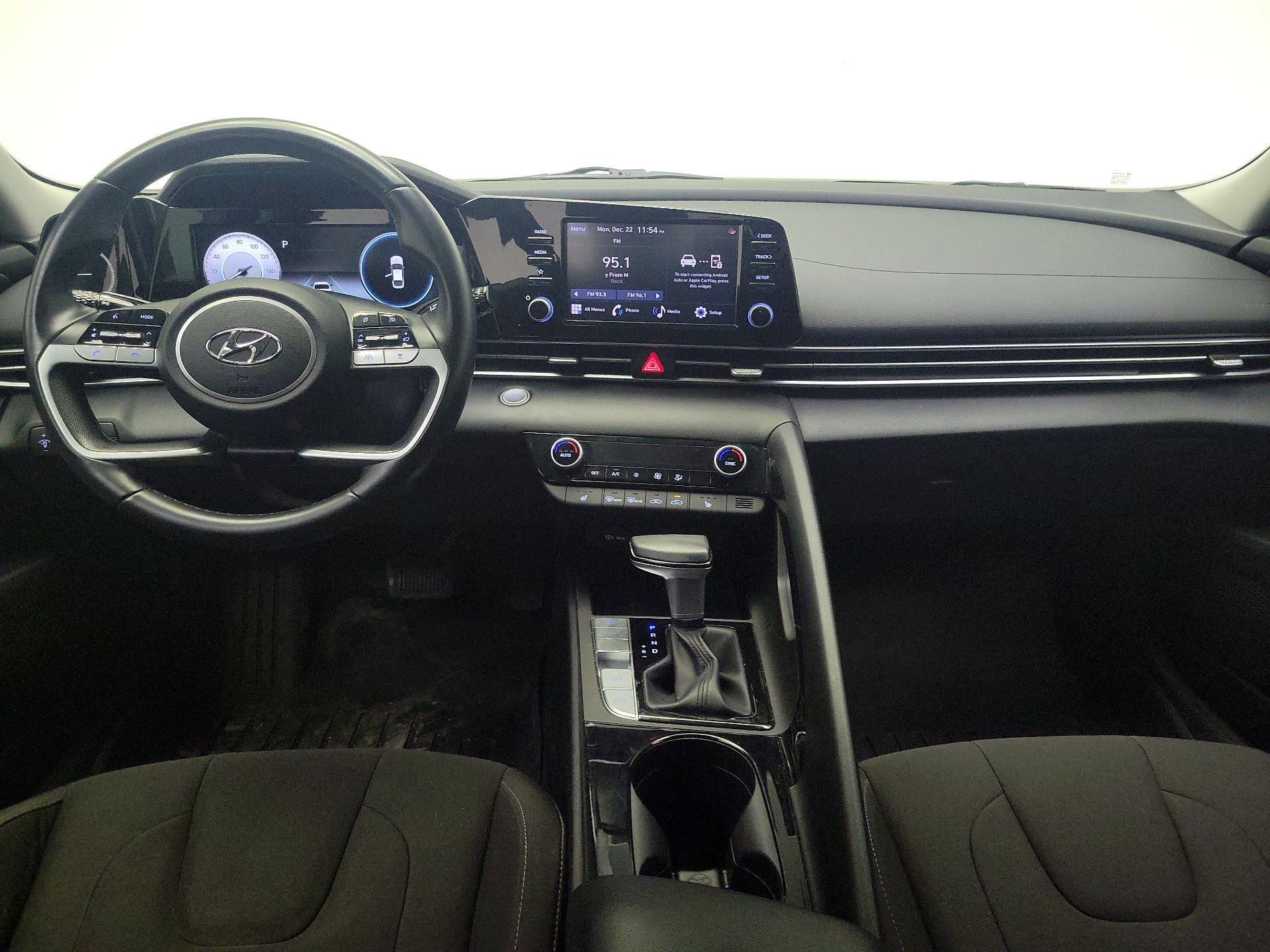 Thumbnail: 2022 Hyundai Elantra - 9