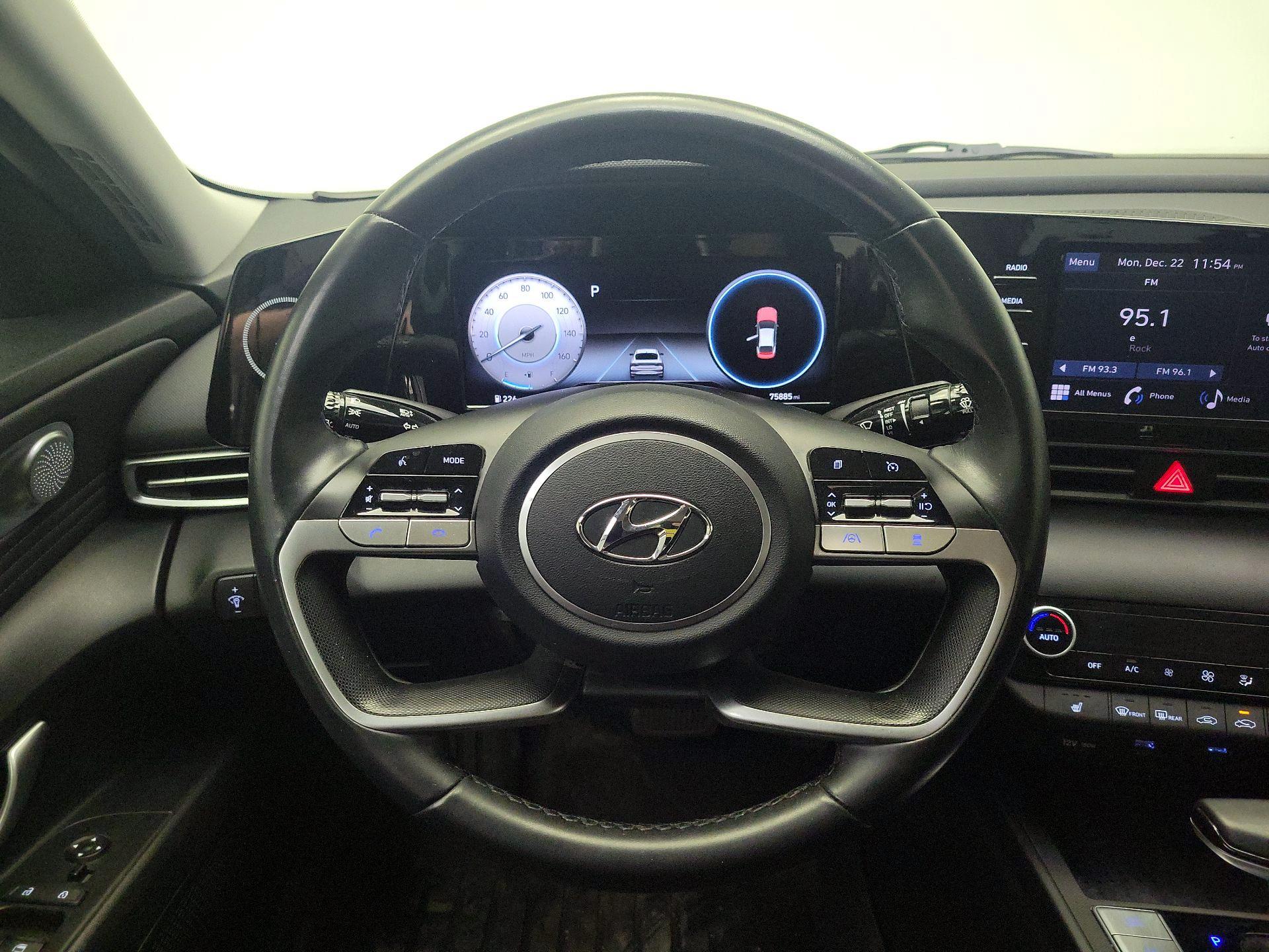 Thumbnail: 2022 Hyundai Elantra - 10