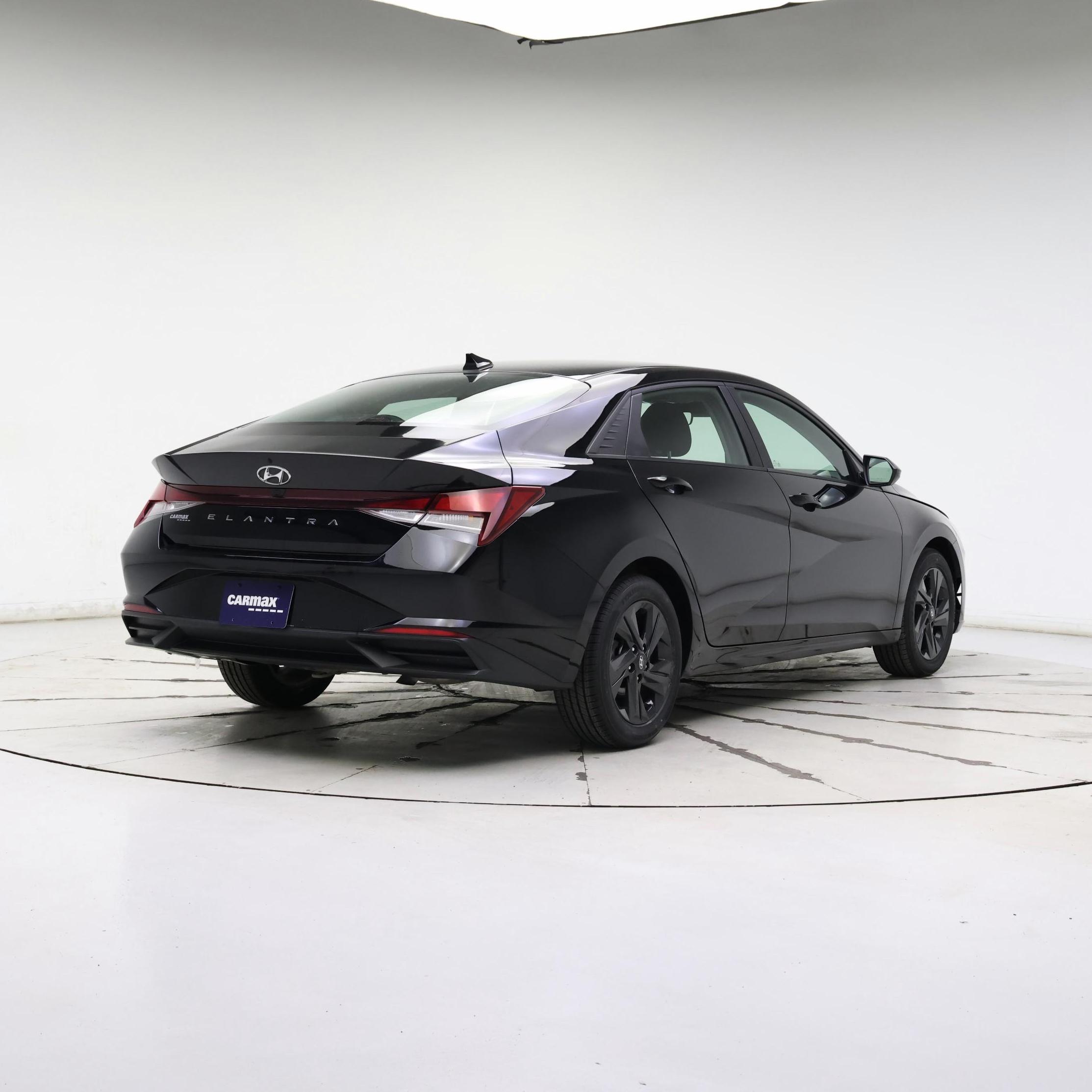 Thumbnail: 2022 Hyundai Elantra - 8