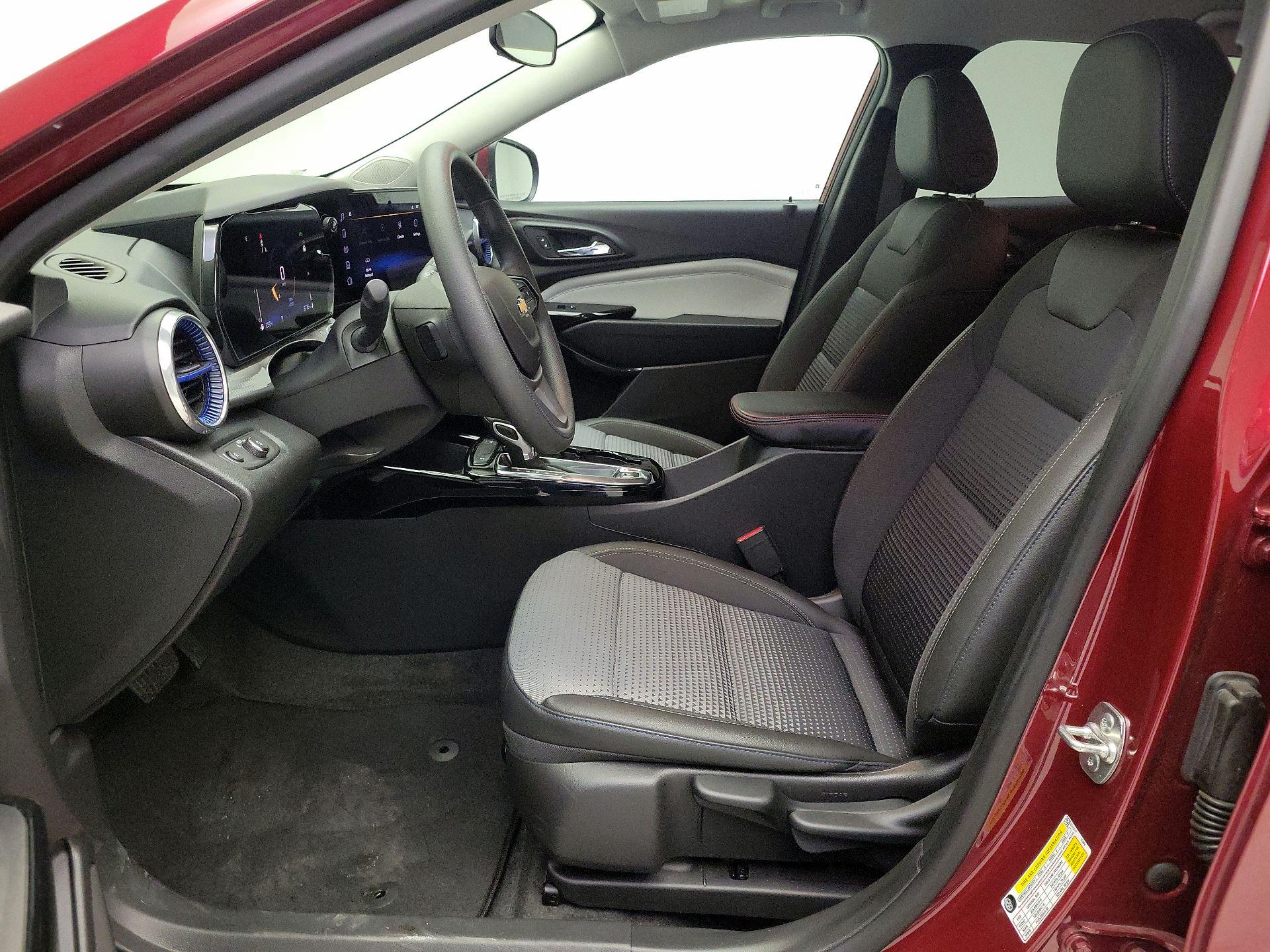 Thumbnail: 2025 Chevrolet Trax - 11